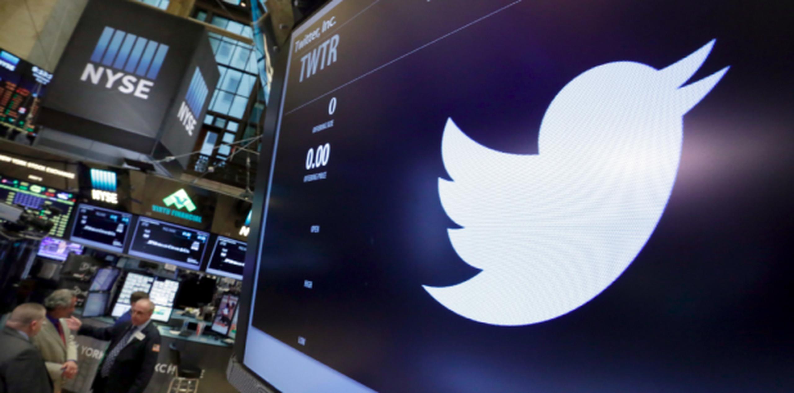 Twitter durante años ha tratado de resolver el problema de lento crecimiento de usuarios. (AP / Richard Drew)