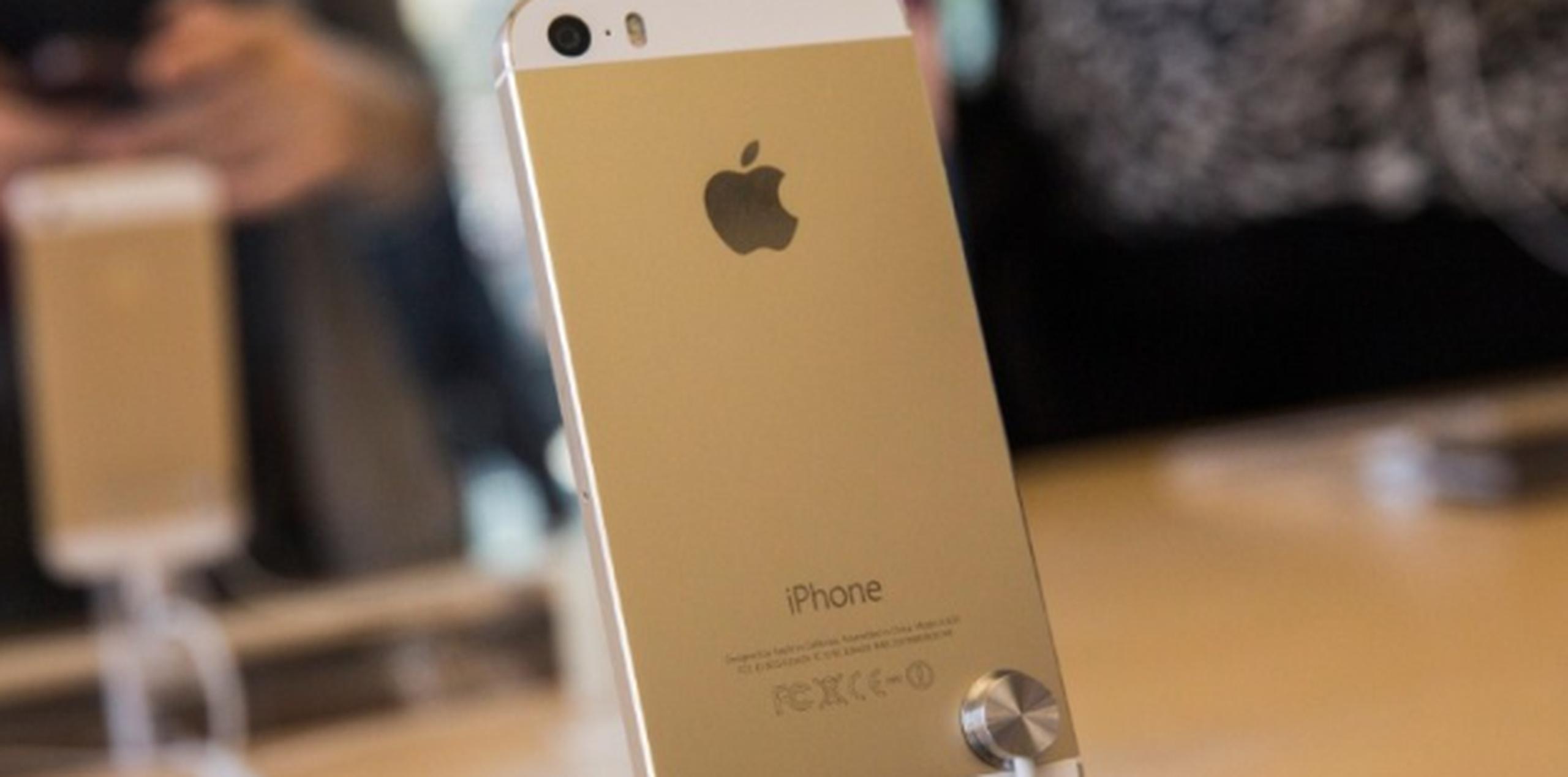iPhone 4S Elite Gold. (AFP)