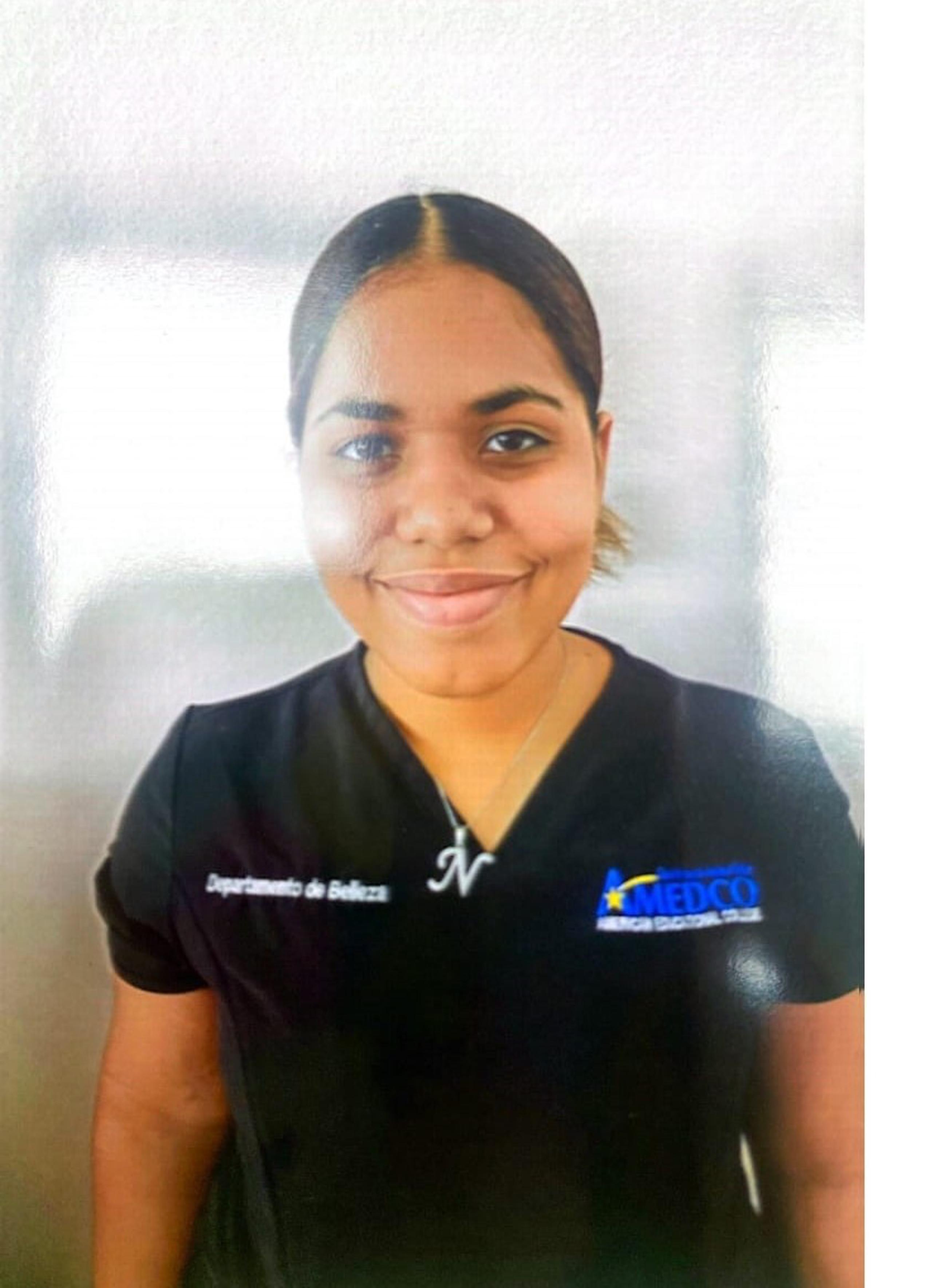 Angélica Naybelis Hernández Mercedes, de 17 años, fue vista por última vez el 20 de julio, en los predios del instituto AMEDCO localizado en la calle Santa Cruz, en Bayamón.