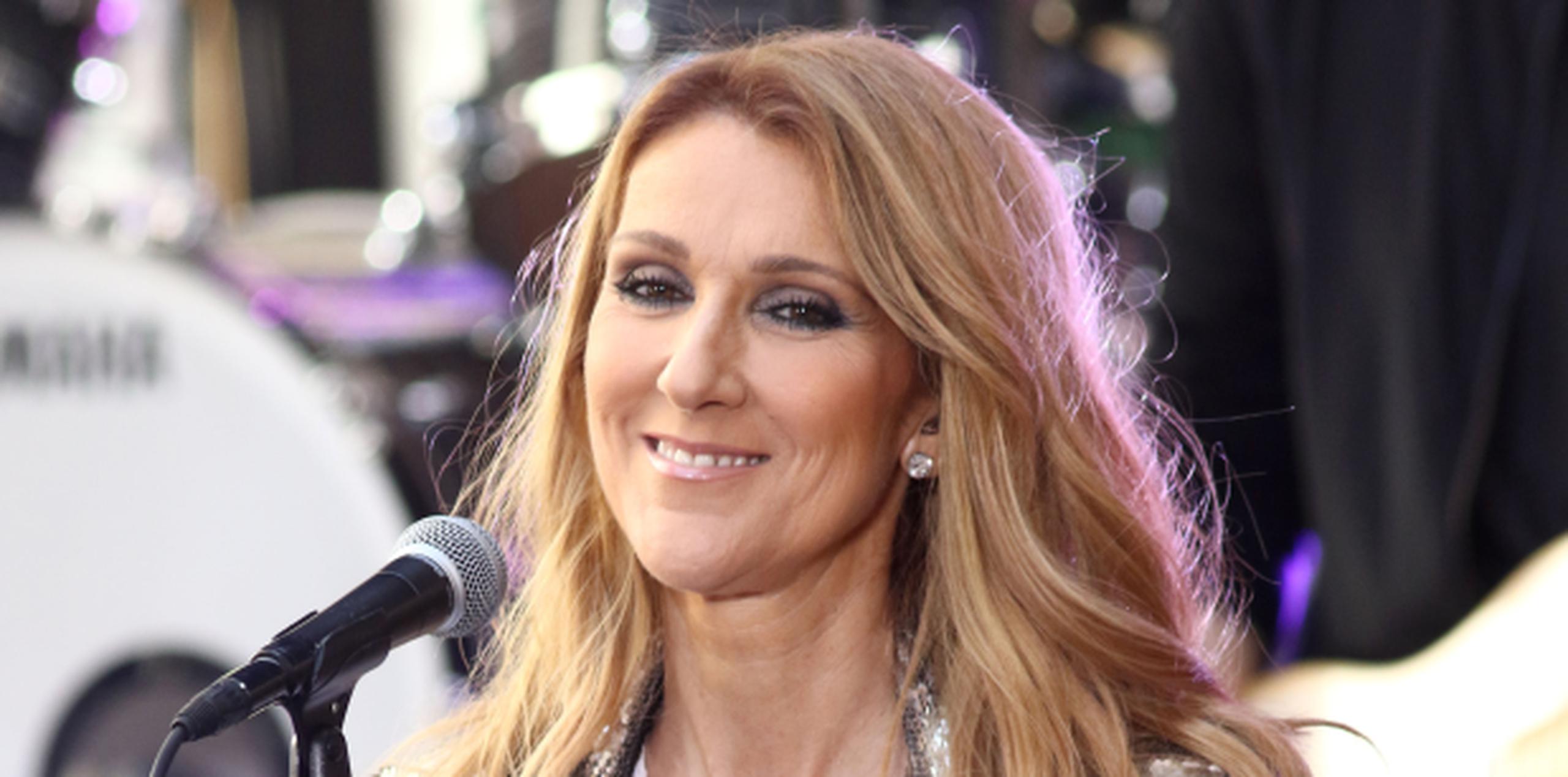 Celine Dion posa desnuda a sus 49 años - Primera Hora