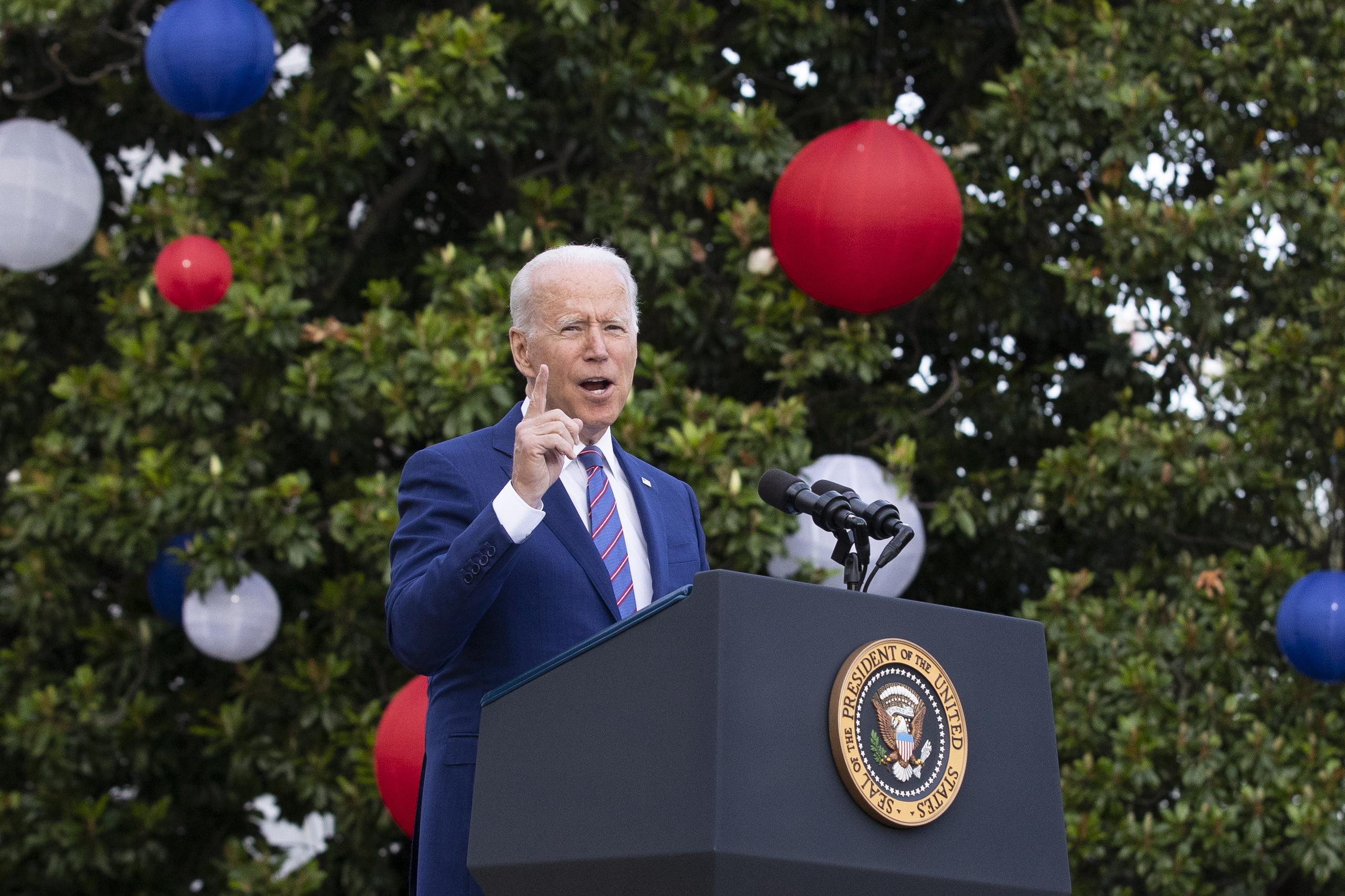 Biden declaró: “Hoy estamos más cerca que nunca de declararnos independientes de un virus mortal".