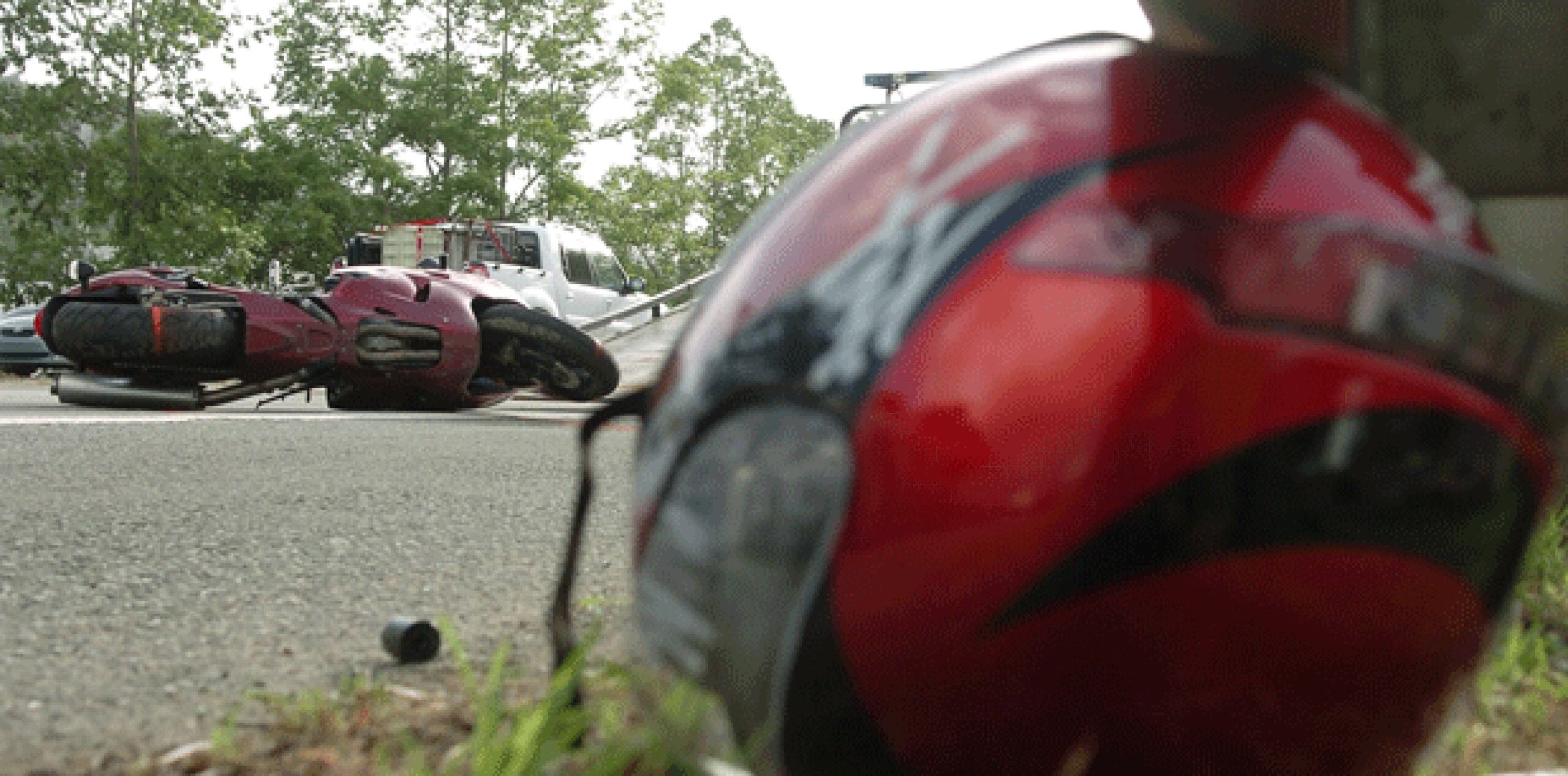 El motociclista resultó con fractura craneal al perder el control de su vehículo en el kilómetro 2.5 de la carretera PR-325, en la jurisdicción de Guánica. (Archivo)
