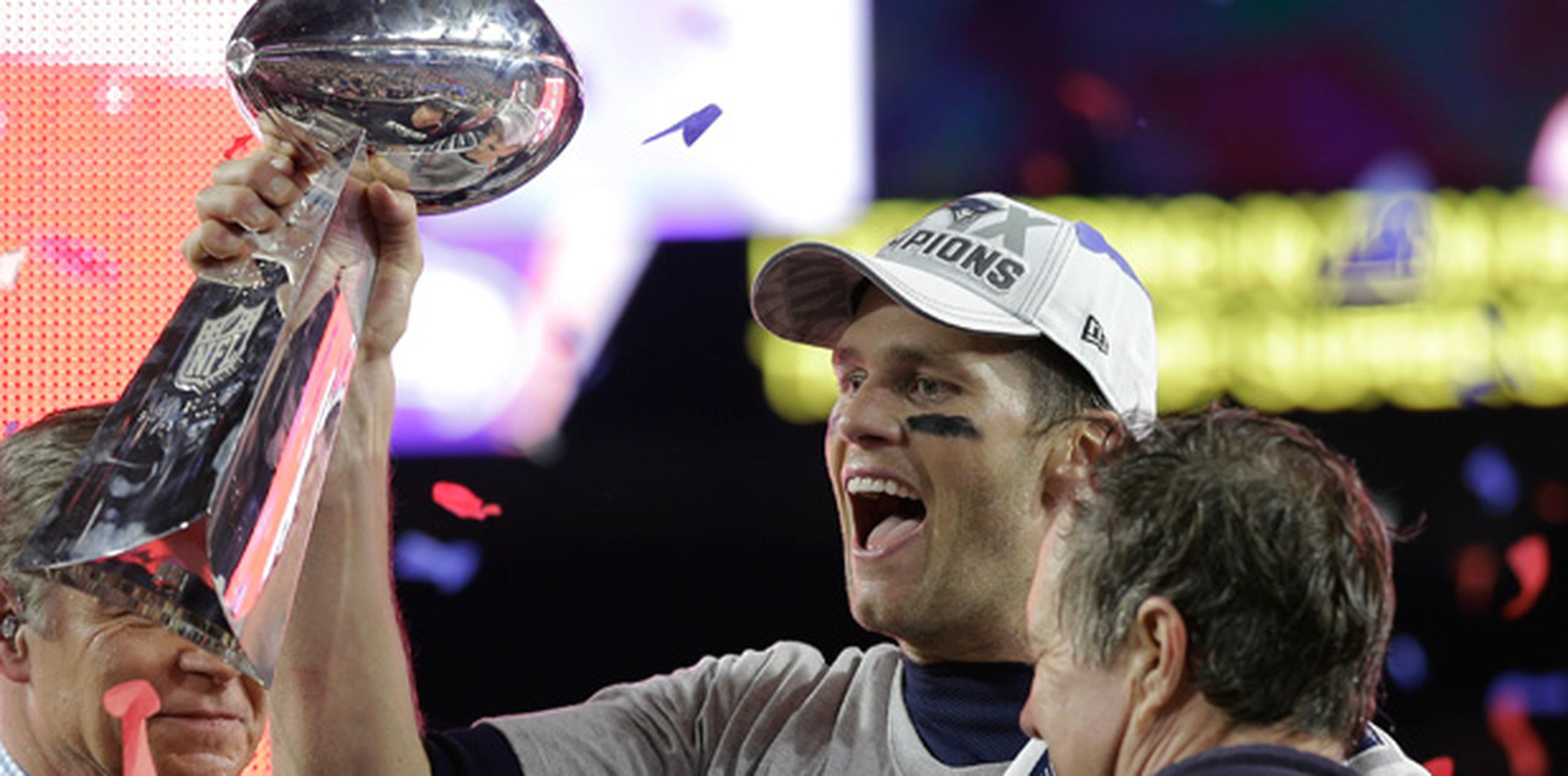 Tom Brady, de los Patriots, logró su cuarto anillo de campeón. (AFP / Timothy A. Clary)
