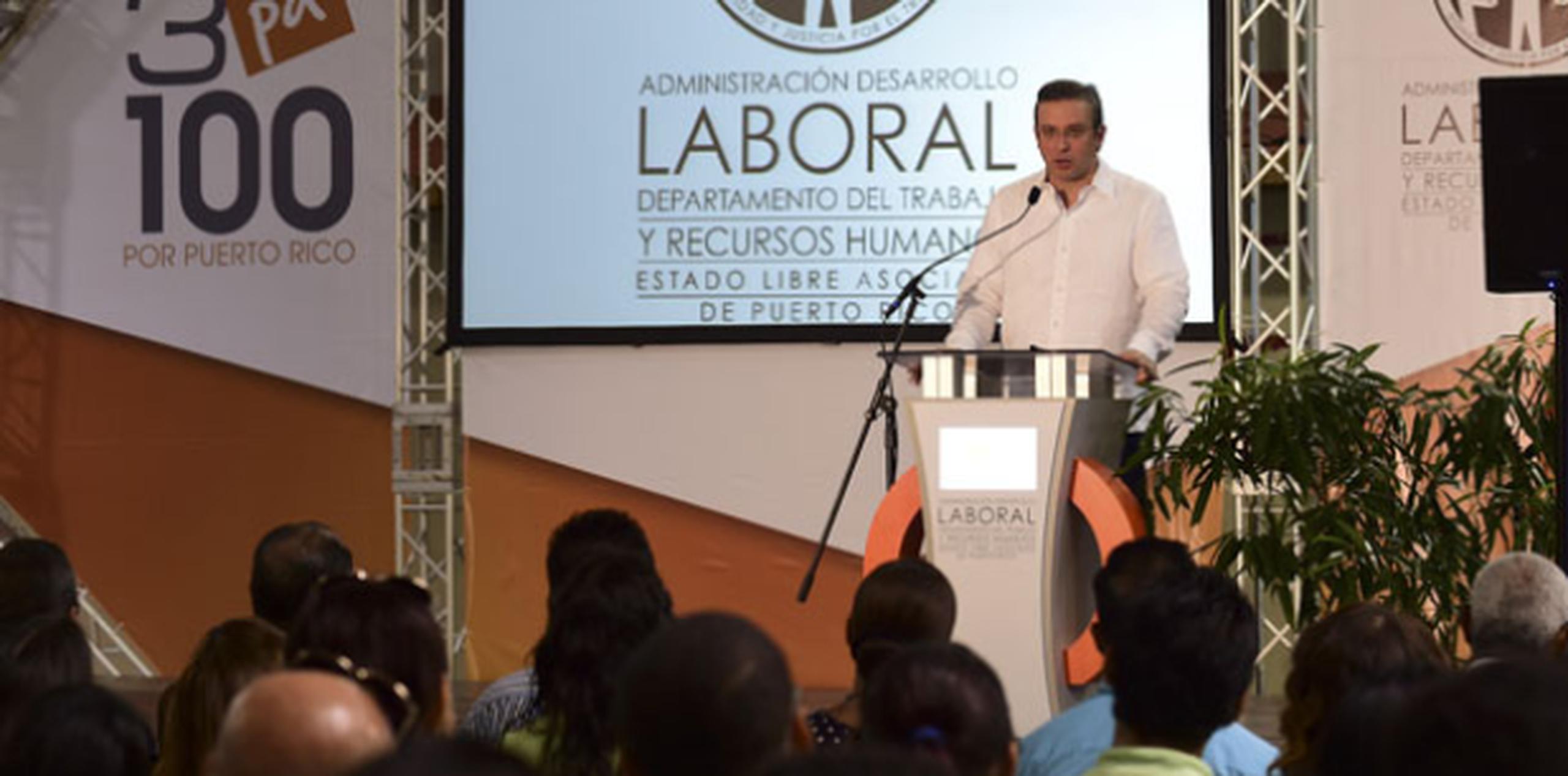 El gobernador Alejandro García Padilla inauguró este miércoles el programa “3 Pa' 100 por Puerto Rico”. (tony.zayas@gfrmedia.com)
