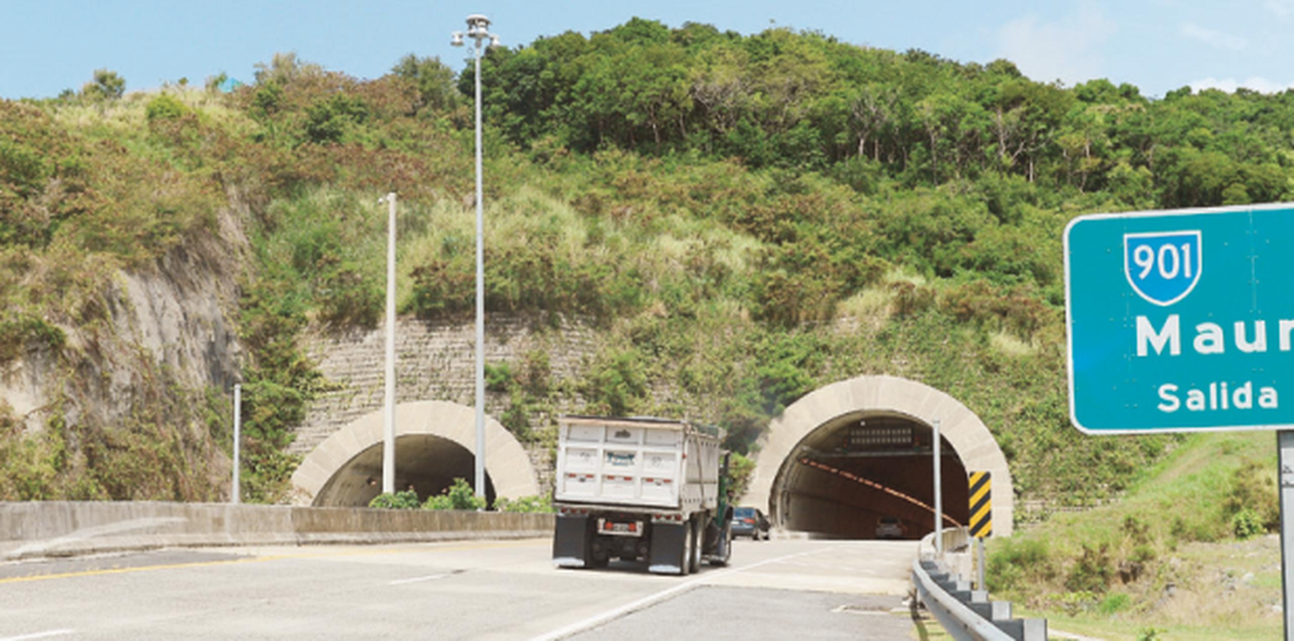 Túneles de la autopista del este (PR-53). (Archivo)