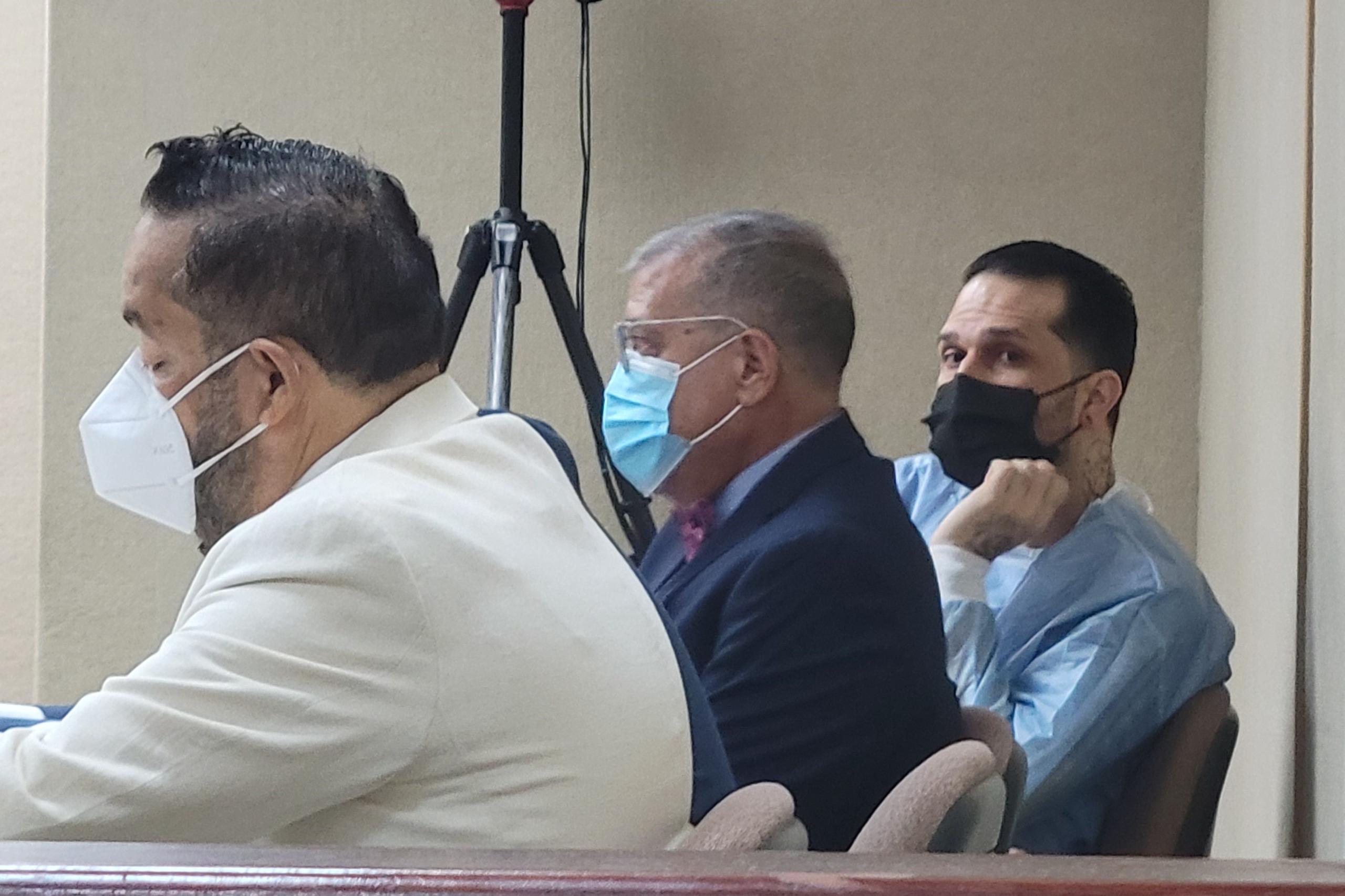 Juan Luis Cornier Torres, a la derecha, en la sala 606 del Centro Judicial de Ponce el 9 de julio del 2021.