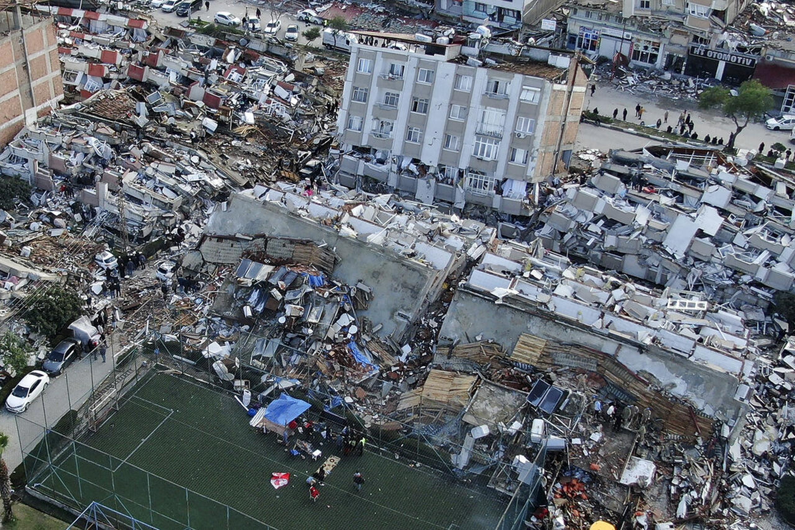 El terremoto ha causado más de 28 mil muertos.