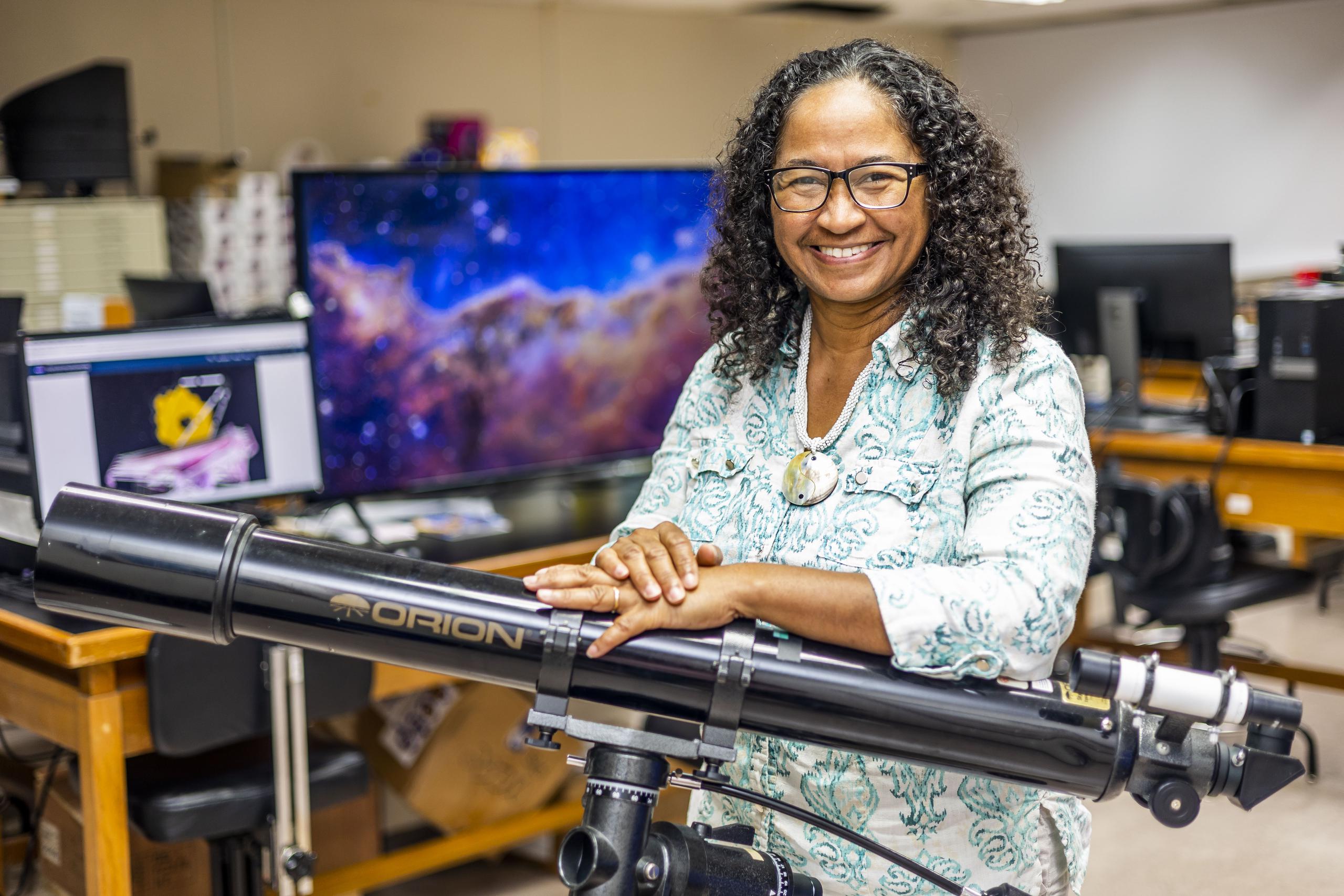 Lebrón es profesora en el recinto de Río Piedras de la UPR, donde imparte cursos en las facultades de Estudios Generales, Ciencias Físicas y Ciencias Naturales; y fue investigadora en lo que fue el Observatorio de Arecibo, además de colaborar con la NASA.