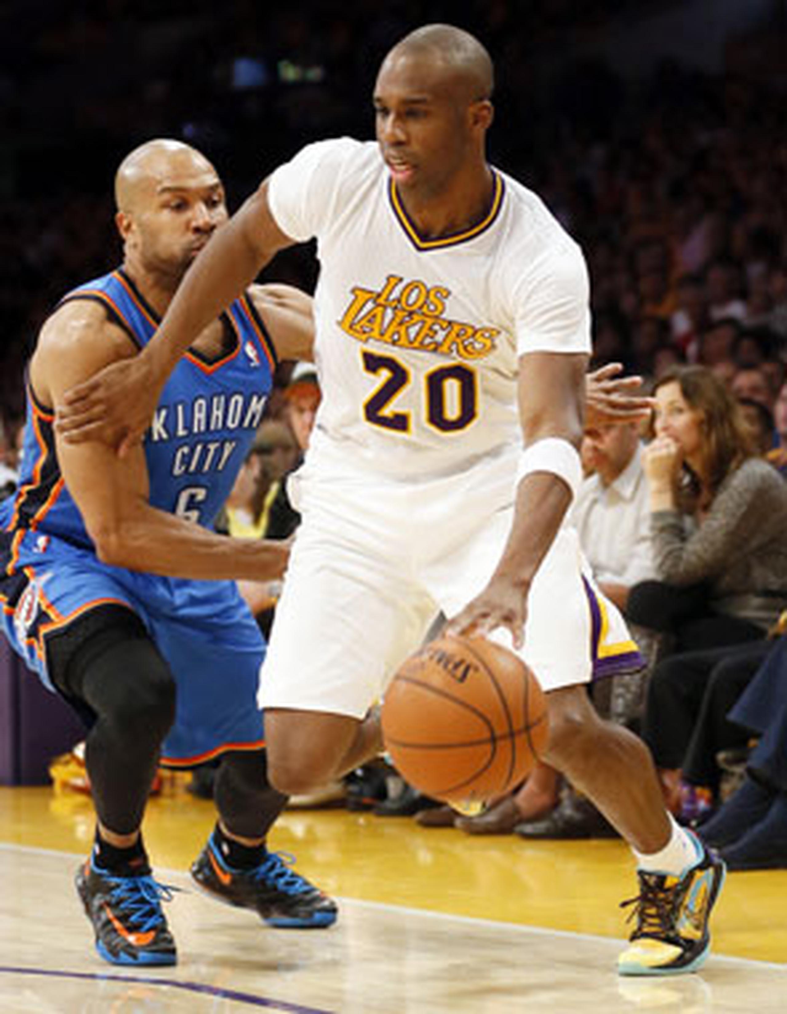 Jodie Meeks anotó 24 puntos. (AP / Danny Moloshok)