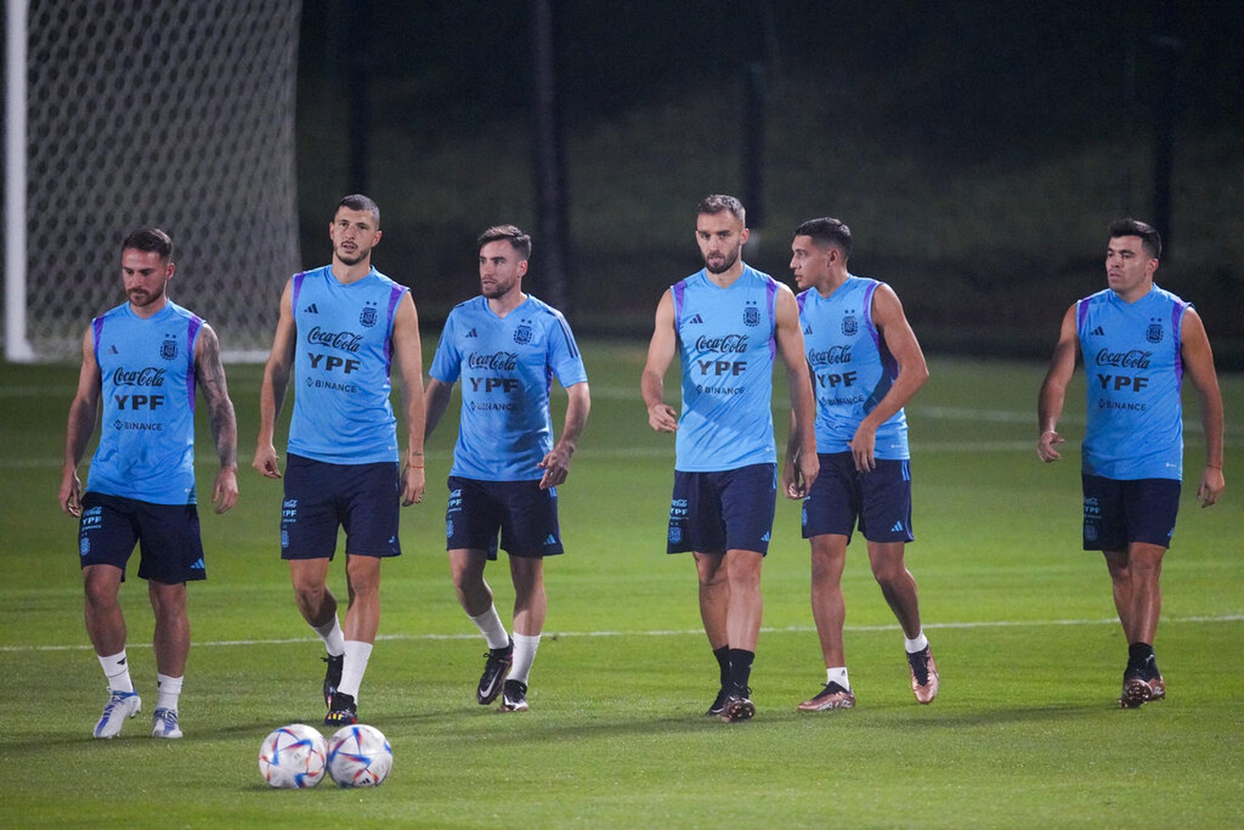Los jugadores de Argentina durante un entrenamiento en la Universidad de Qatar en Doha.