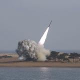 Estados Unidos sanciona a cinco funcionarios norcoreanos tras lanzamiento de misiles 