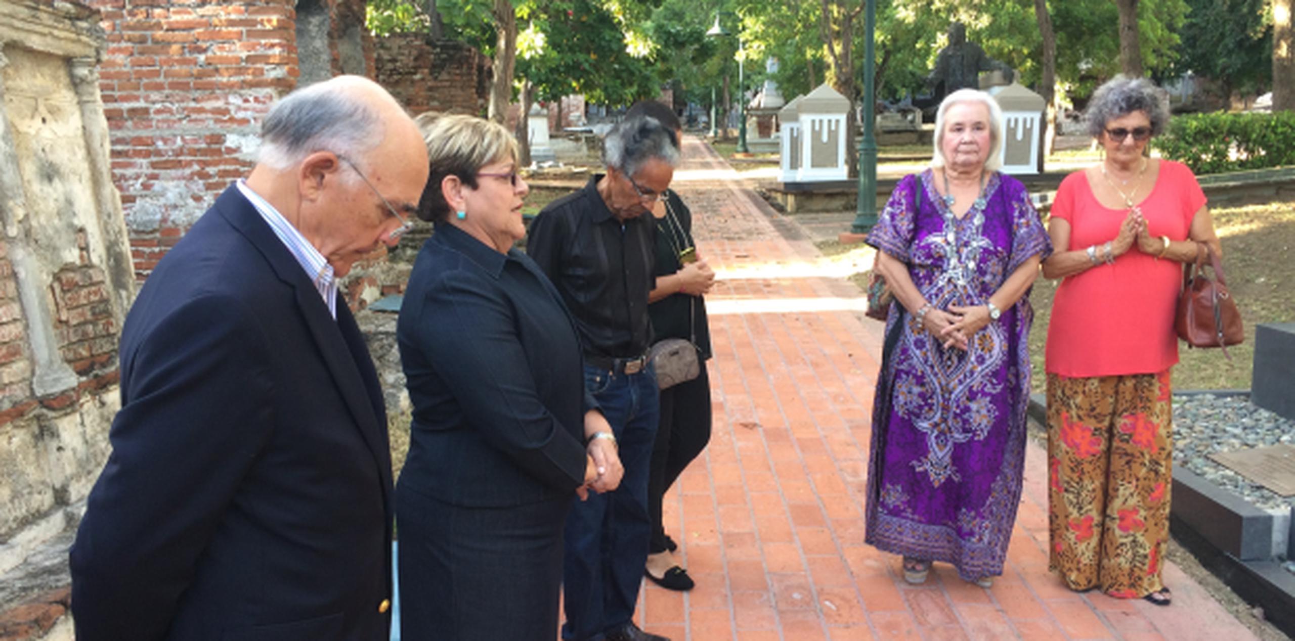 La alcaldesa de Ponce, María Meléndez, encabezó la ceremonia junto a amigos y colaboradores del fenecido alcalde ponceño. (Archivo)