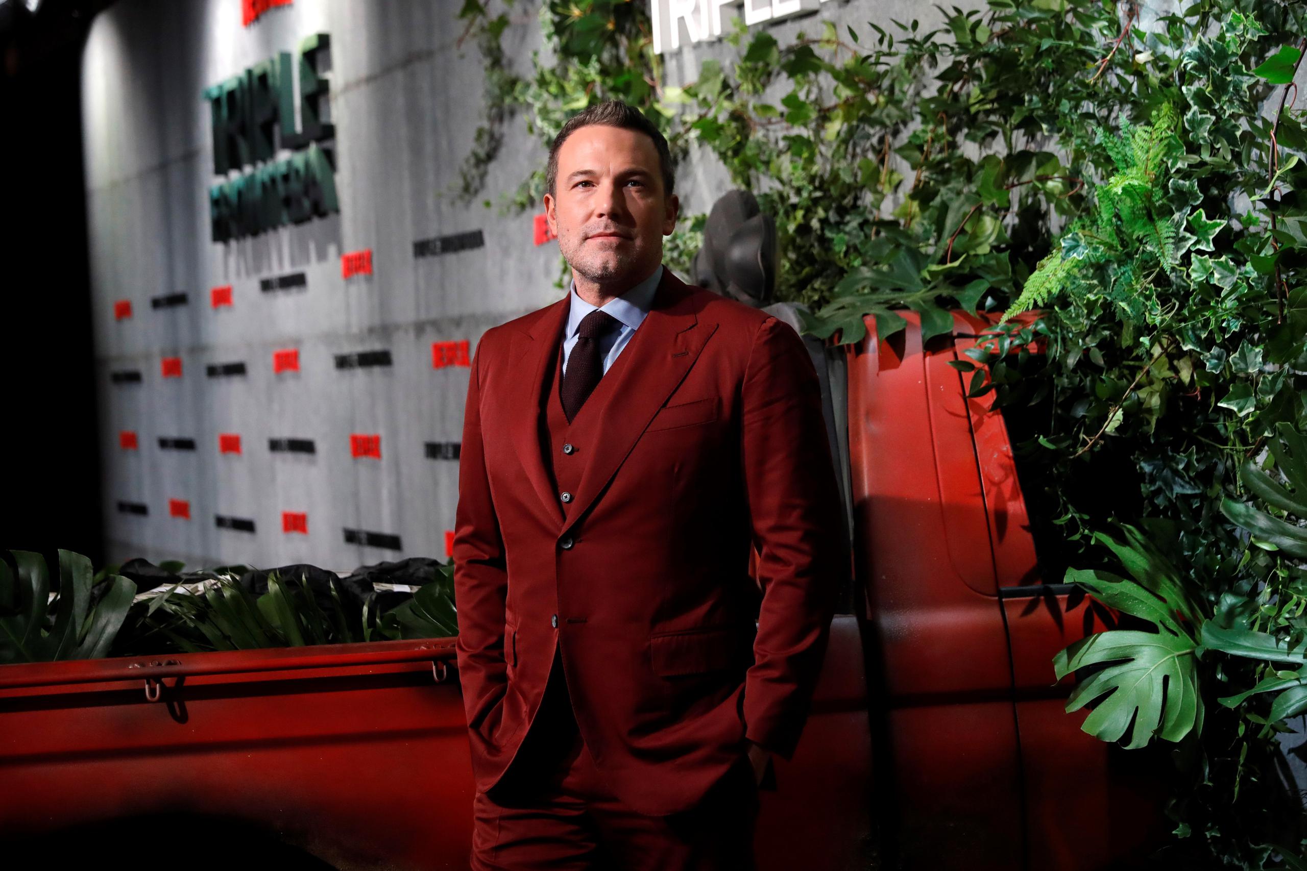 El actor estadounidense Ben Affleck posa en el estreno de Triple Frontera