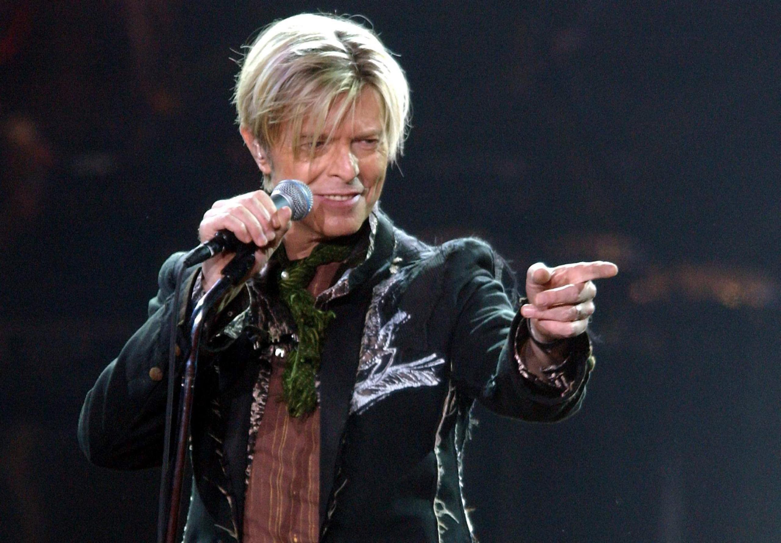 El cantante David Bowie, quien murió en enero de 2016, es considerados por muchos como el padre del "Galm Rock". (Agencia EFE)