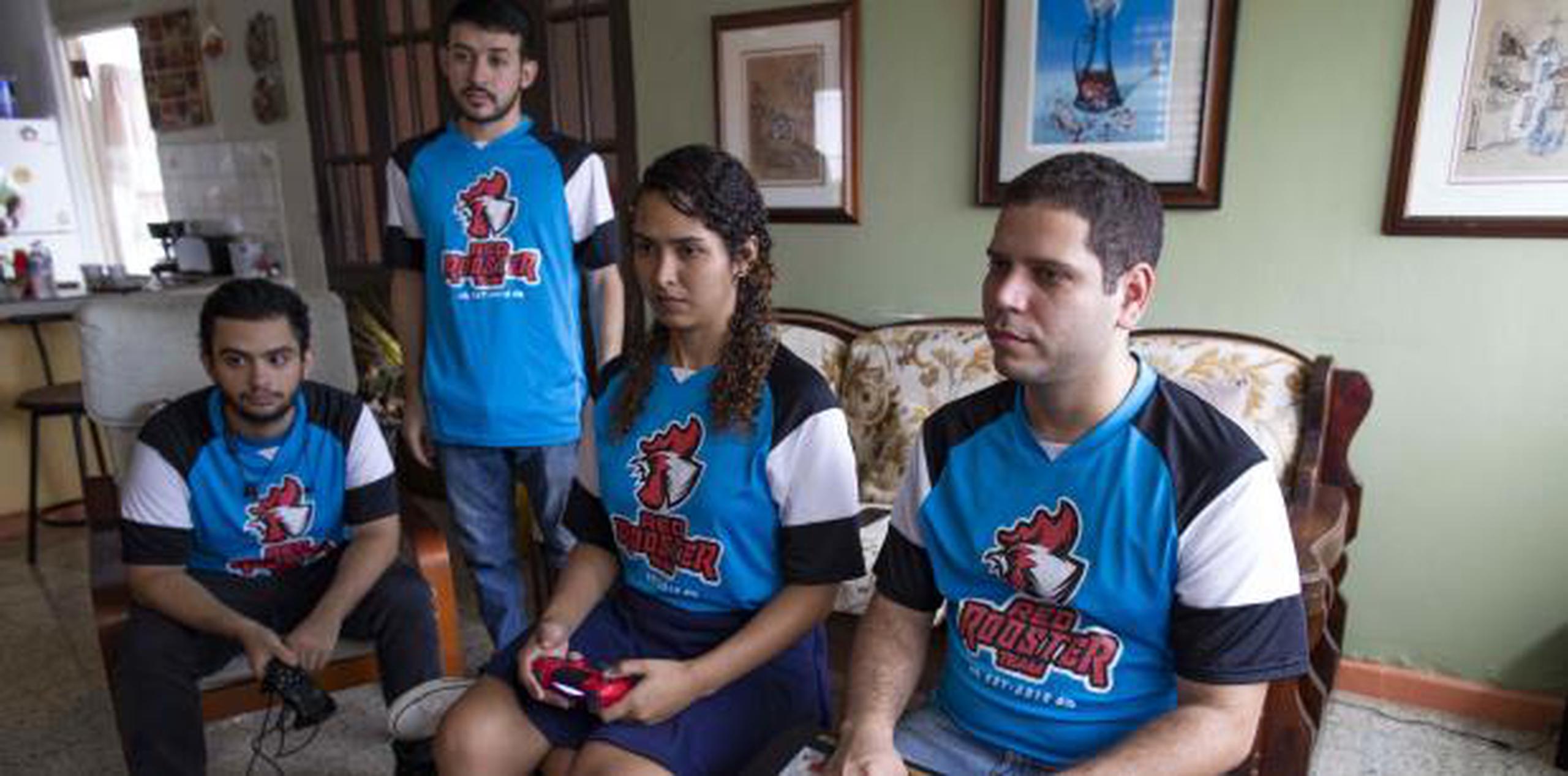 César Rosa, Edwin González, Naika Rodríguez y Ricardo Román forman el 'Red Rooster Team'. tonito.zayas@gfrmedia.com
