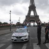 Desalojan la Torre Eiffel por amenaza de bomba