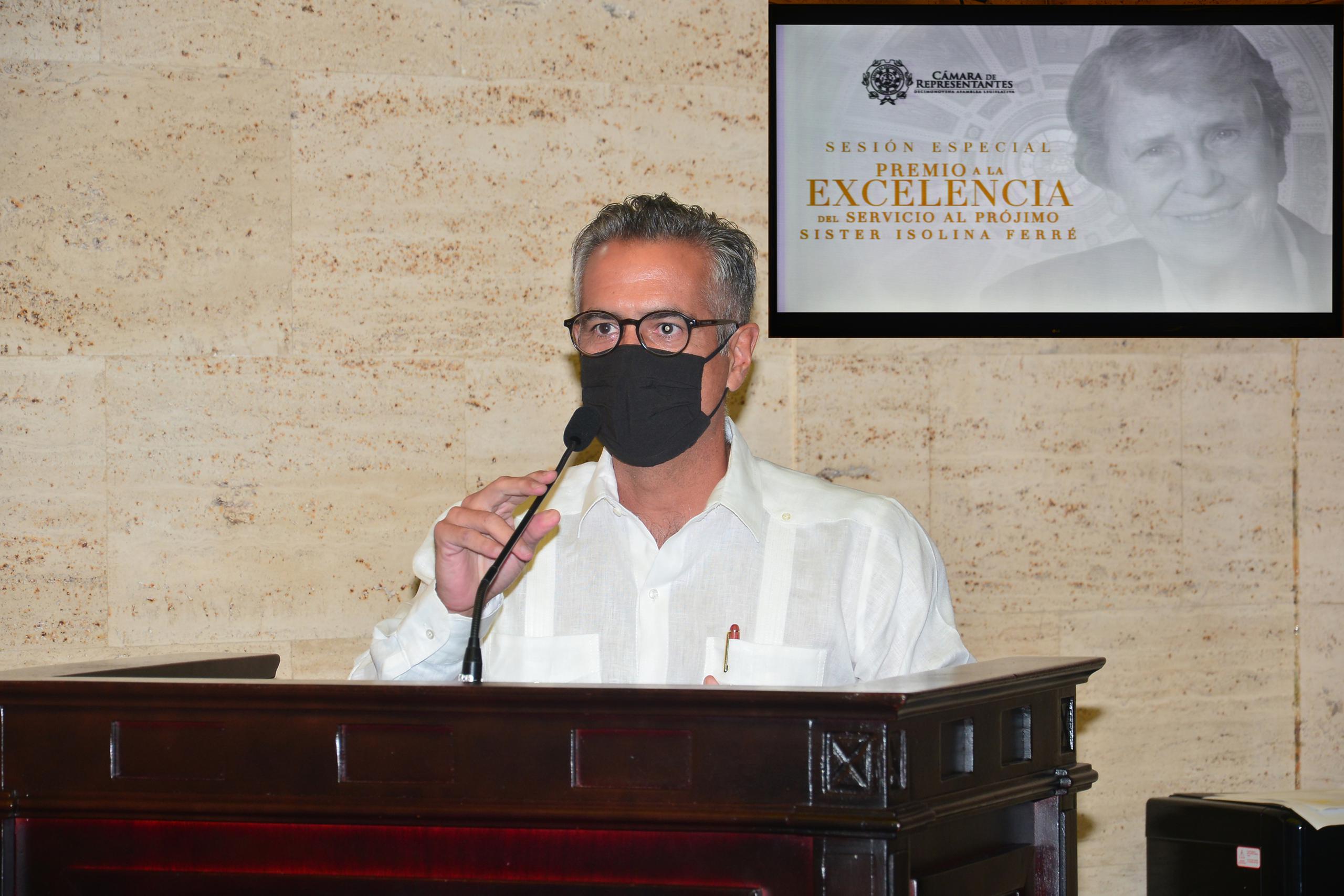 Luis Alberto Ferré-Rangel, presidente de la Junta de Directores de los CSIF, ofreció un mensaje durante la sesión especial de la Cámara con motivo de la entrega de los 19nos. Premios a la Excelencia de Servicio al Prójimo Sor Isolina Ferré.