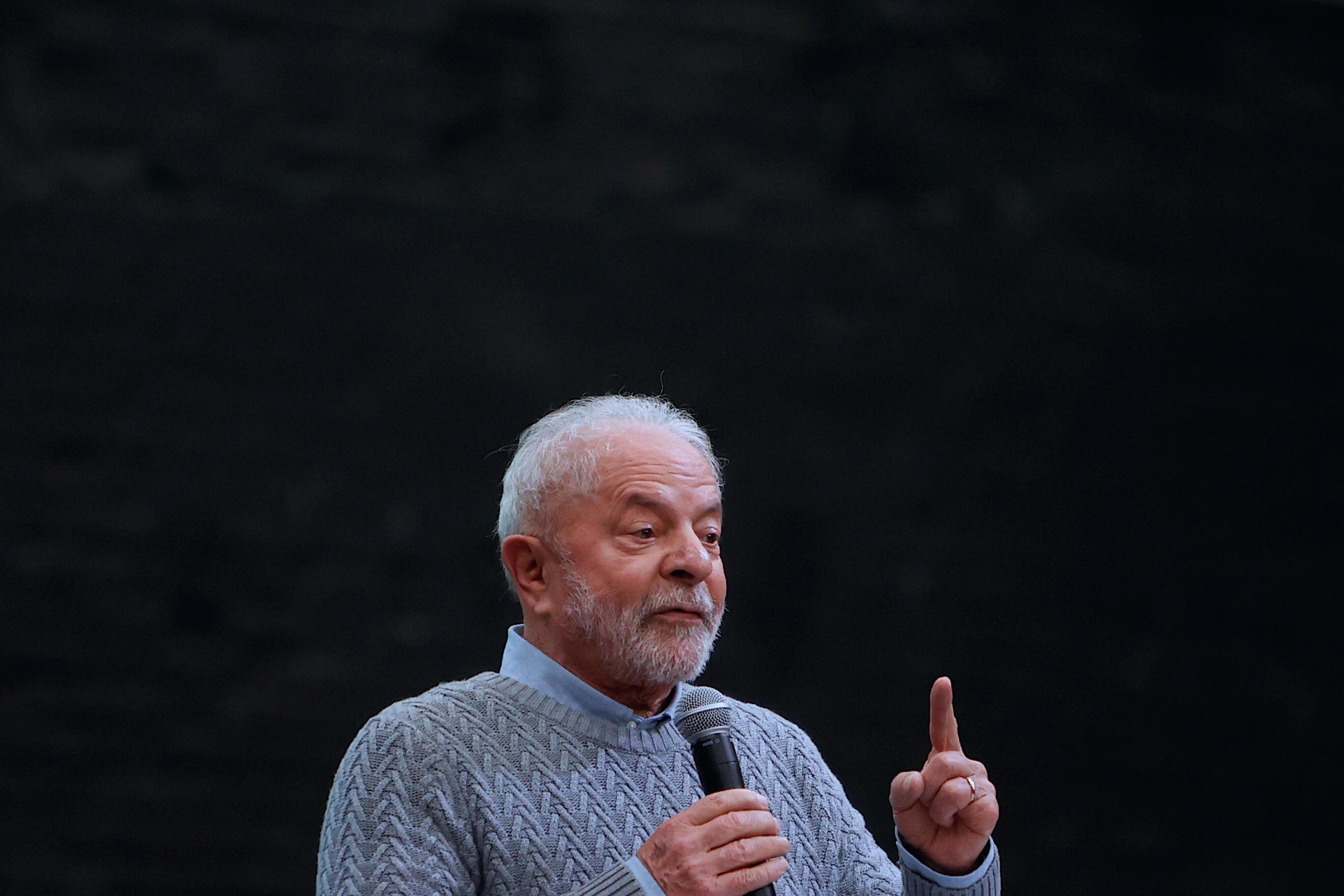 Lula se encontraba en Brasilia en el momento del suceso, tras volver en la noche del viernes de un viaje oficial a Río de Janeiro.