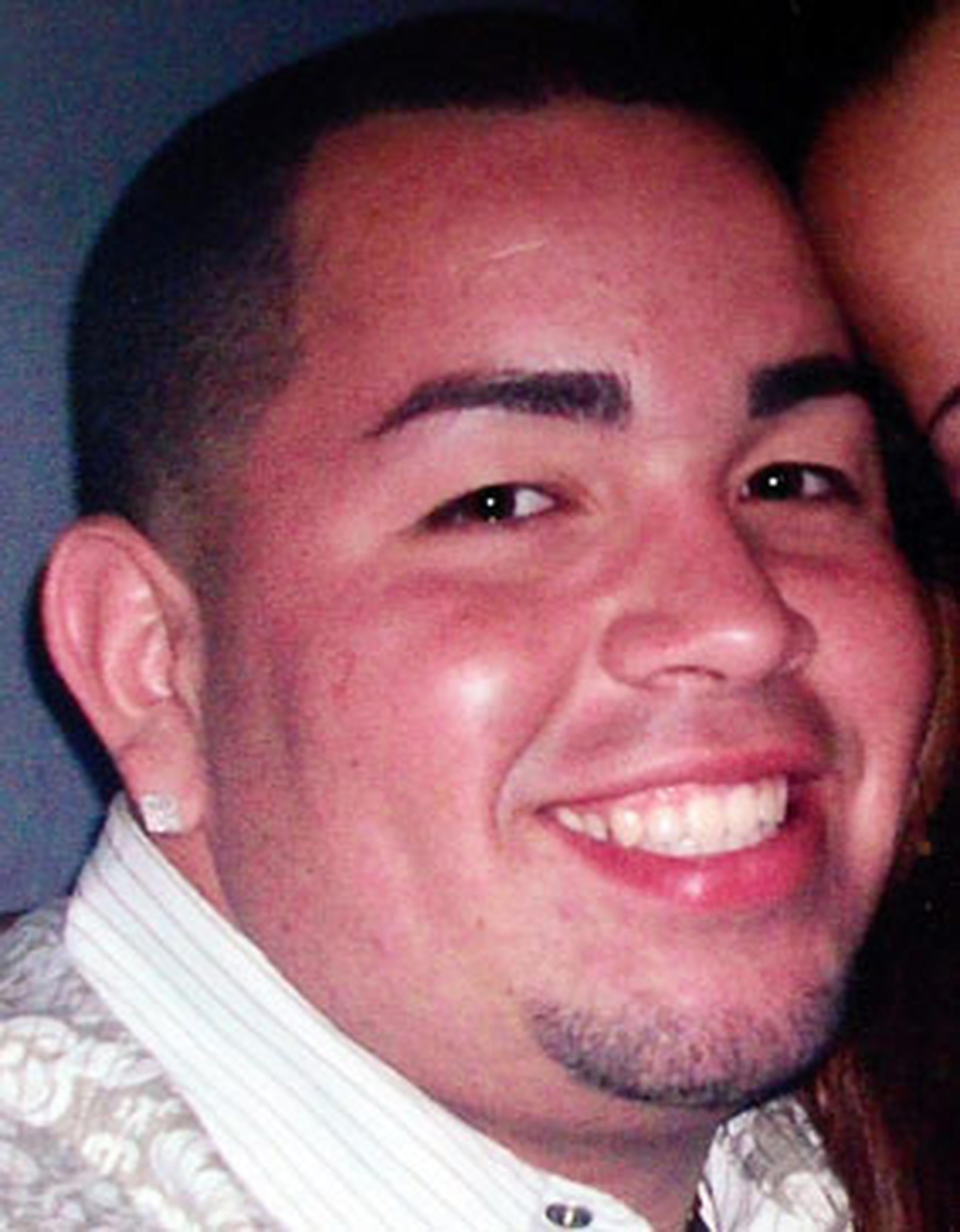 Steven Cruzado Torres, de 24 años, murió luego de recibir cuatro impactos de bala en la espalda mientras jugaba baloncesto en la cancha El Mangó, en el barrio Minillas de San Germán. (Suinistrada)