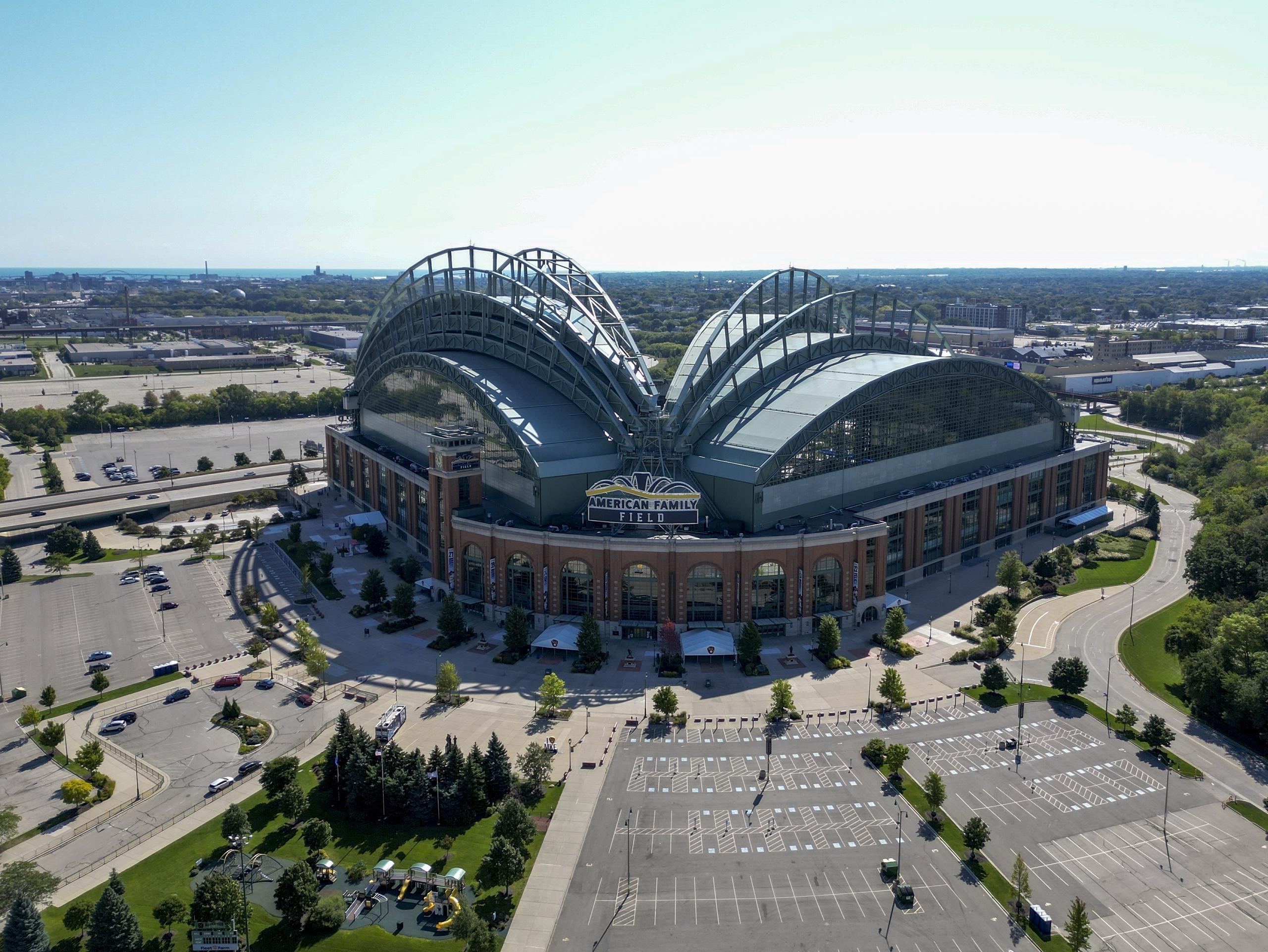 Este es el American Family Field, en donde juegan los Brewers El martes 17 de septiembre del 2023 se espera que la Asamblea de Wisconsin apruebe una iniciativa para pagar una parte de las reparaciones del estadio.