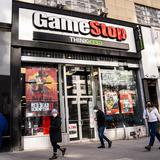 ¿Cómo y por qué GameStop sacudió a Wall Street?