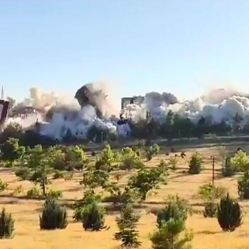 Dramático derrumbre de nueve edificios en Turquía