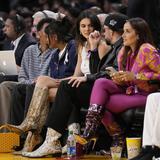 Bad Bunny y Kendall Jenner se dejan ver en juego de la NBA