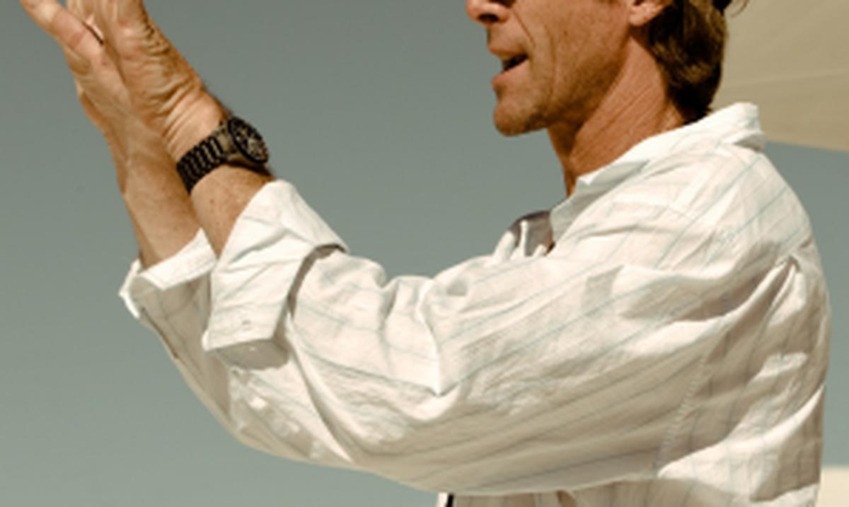 Asaltantes hieren a director de Transformers, Michael Bay Primera Hora