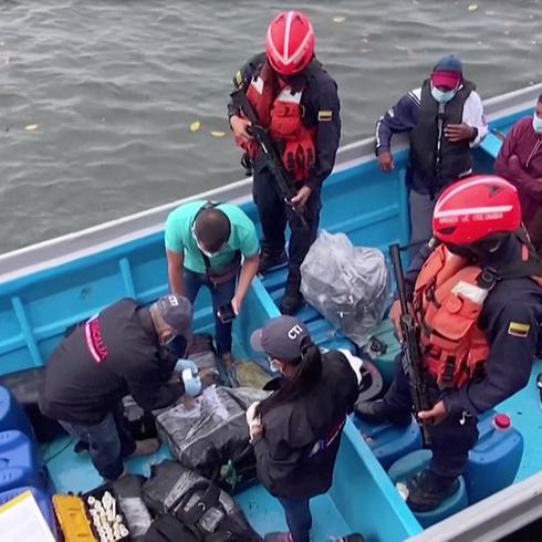 Golpe al narcotráfico en el mar: incautan 2,400 libras de cocaína
