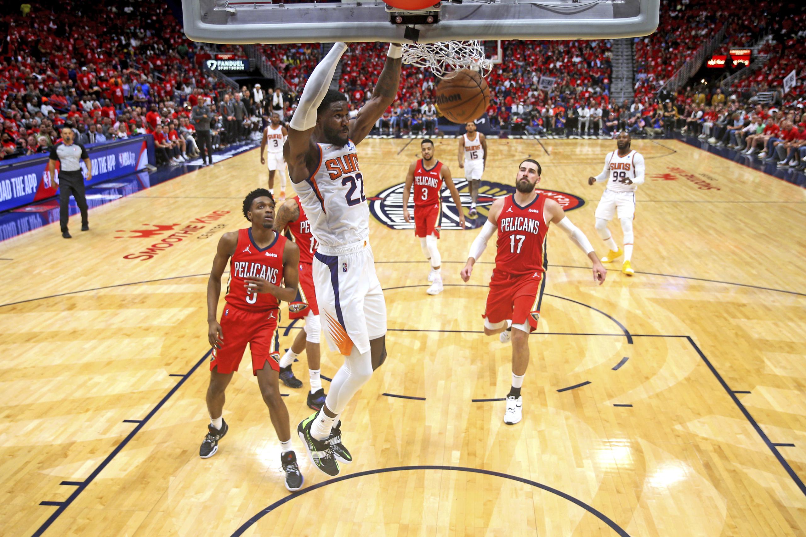 Deandre Ayton totalizó 28 unidades y 17 rebotes para los Suns.