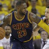 LeBron James enfrenta un monstruo de cuatro cabezas