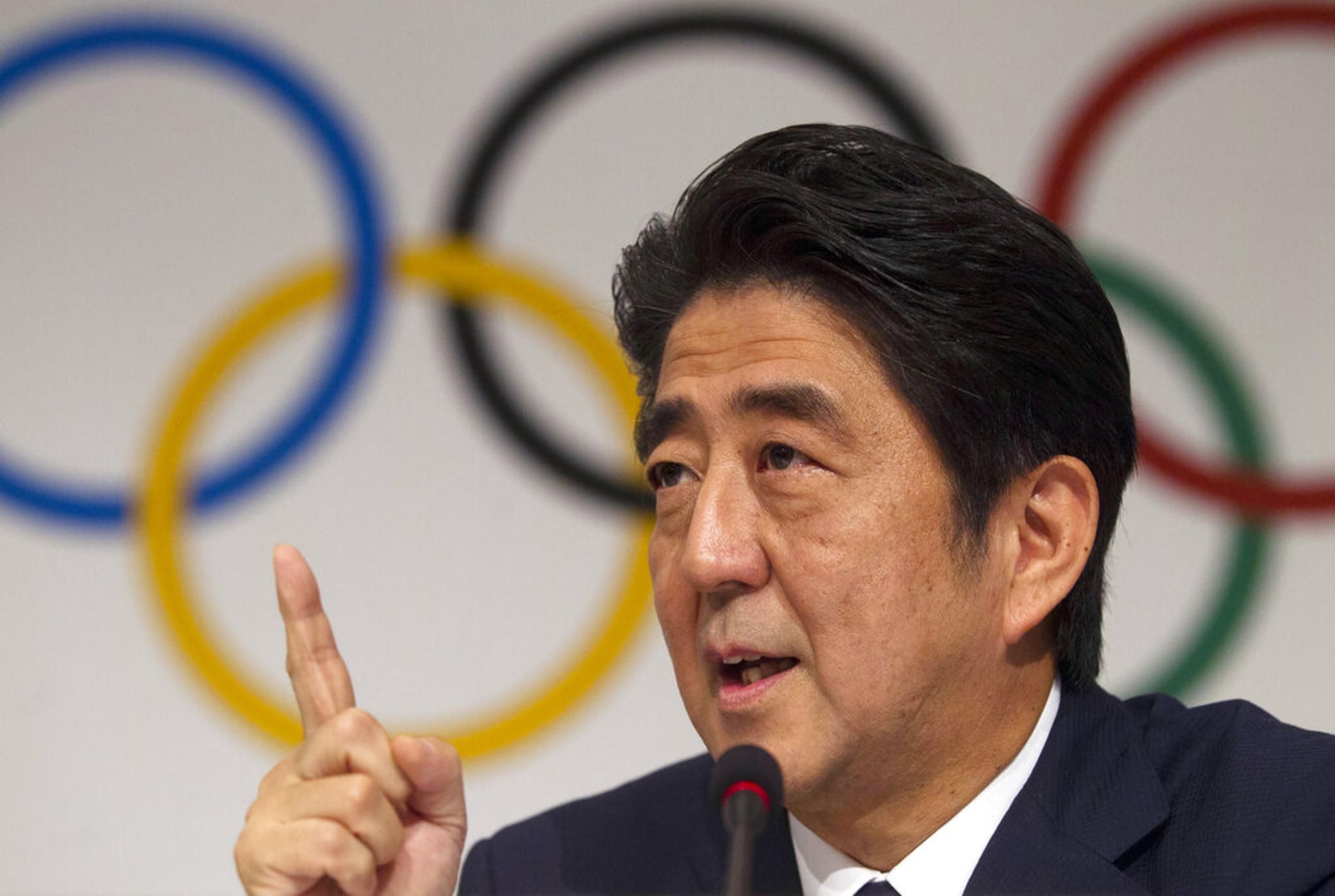 El entonces primer ministro de Japón, Shinzo Abe, habla durante una conferencia de prensa del Comité Olímpico Internacional el 7 de septiembre de 2013.