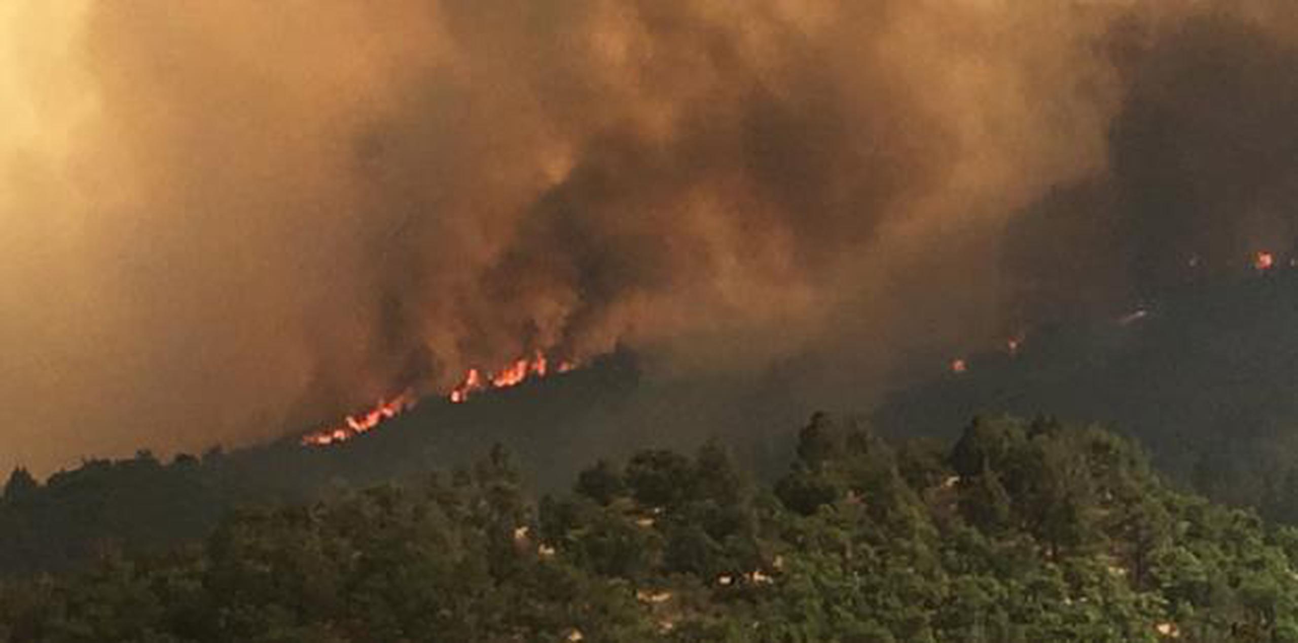 De los 13 incendios activos, el mayor de ellos se registra al noroeste de California y afecta parte de los condados de Napa y Yolo. (EFE)