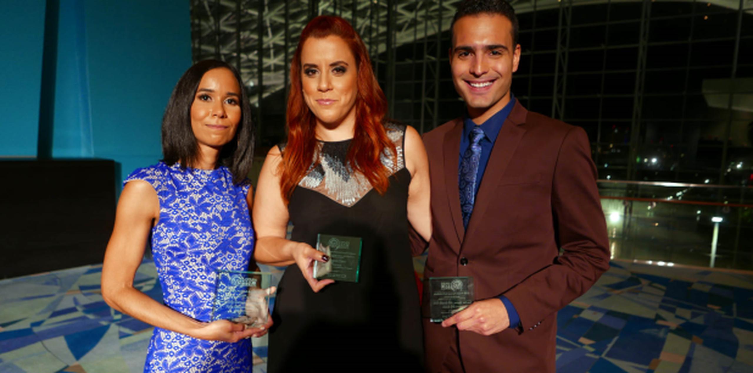 Adlín González, Leysa Caro y Marcos Billy Guzmán fueron premiados durante la gala anual de la Asppro. (david.villafane@gfrmedia.com)