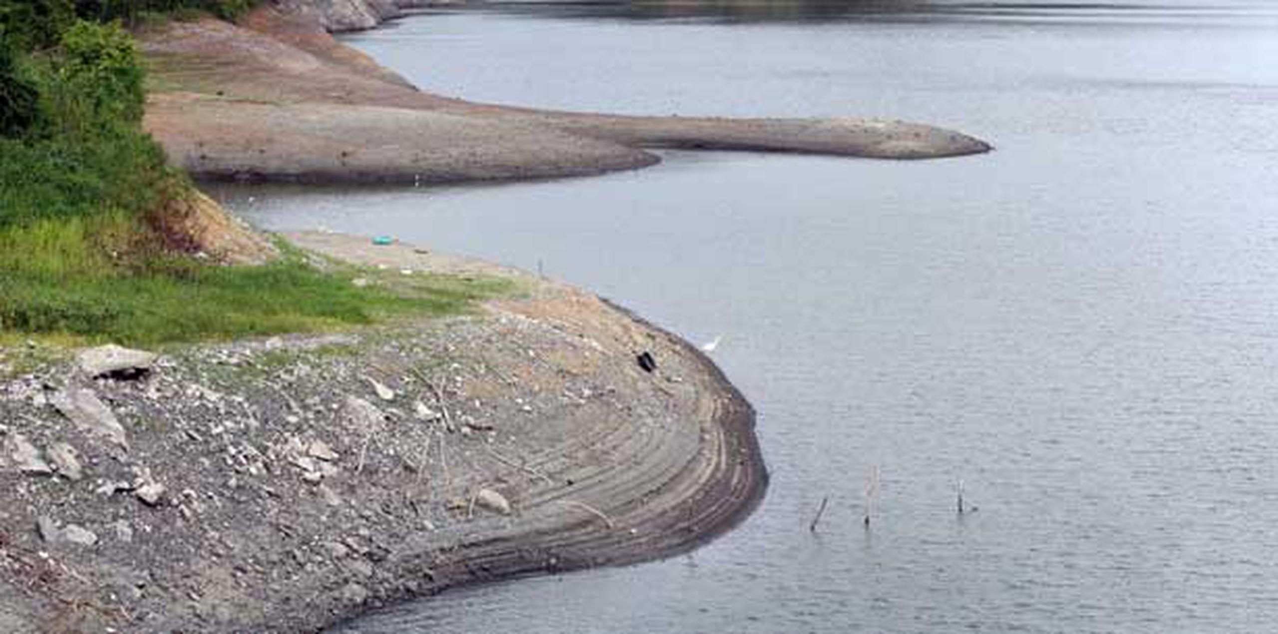 El efecto que más se ha dejado sentir en la Isla es en la disminución de los abastos de agua. (Archivo)