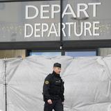300 viajeros indios varados en aeropuerto francés por posible tráfico de personas