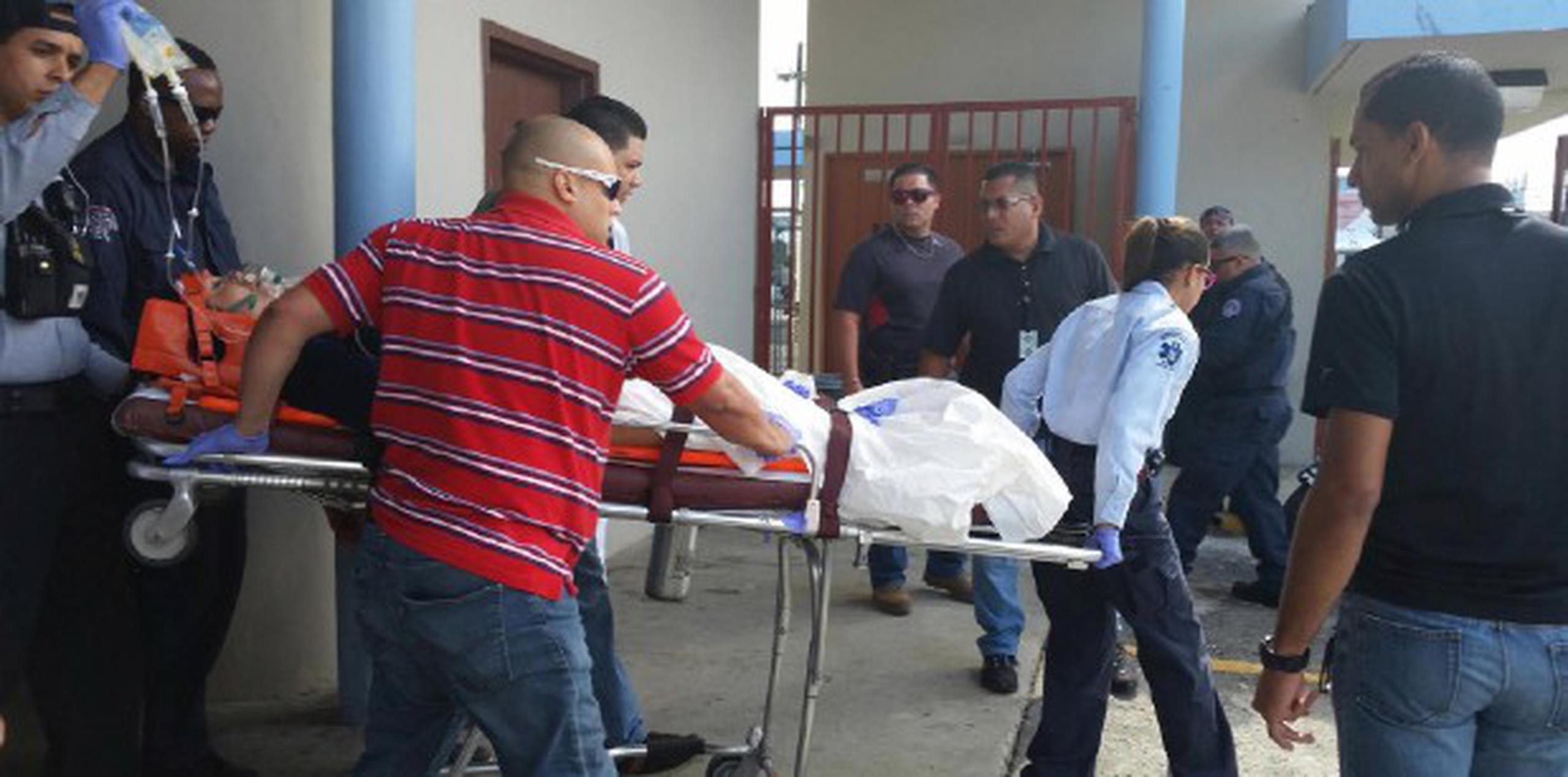 La agente fue transportada de inmediato al Centro de Diagnóstico y Tratamiento de Puerto Nuevo, José A. López Antongiorgi, donde le prestaron los primeros auxilios. (Suministrada)
