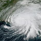 Huracán Sally toca tierra en Alabama con vientos de 105 millas por hora