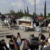 Sepultan a George Floyd tras un funeral en el que se exigió justicia