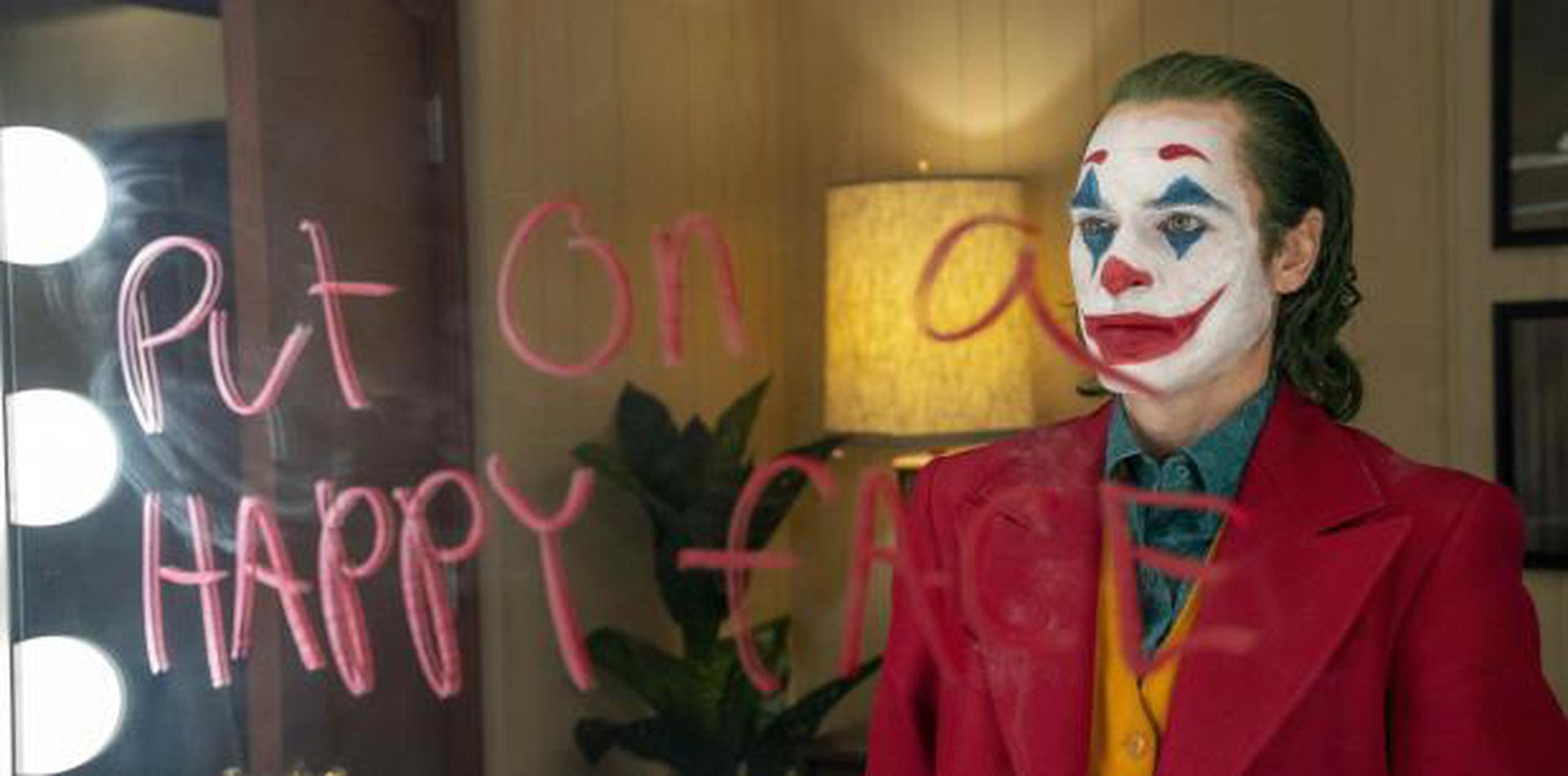 El actor Joaquin Phoenix en una escena de "Joker". (Niko Tavernise / Warner Bros. Pictures vía AP)