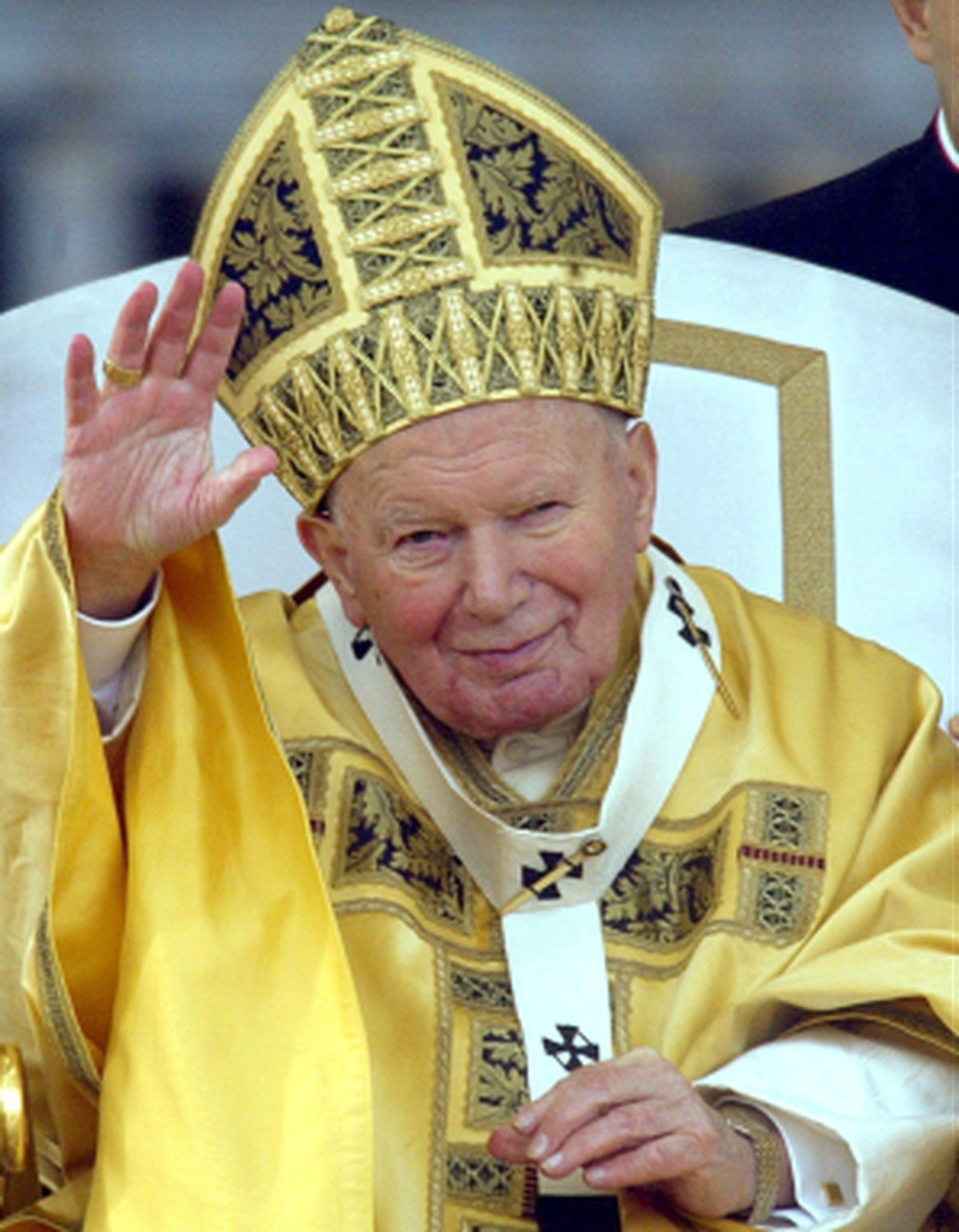 En 1978, Juan Pablo II mantuvo el nombre de su predecesor inmediato, Juan Pablo I, como deferencia a su breve papado.  (Archivo)