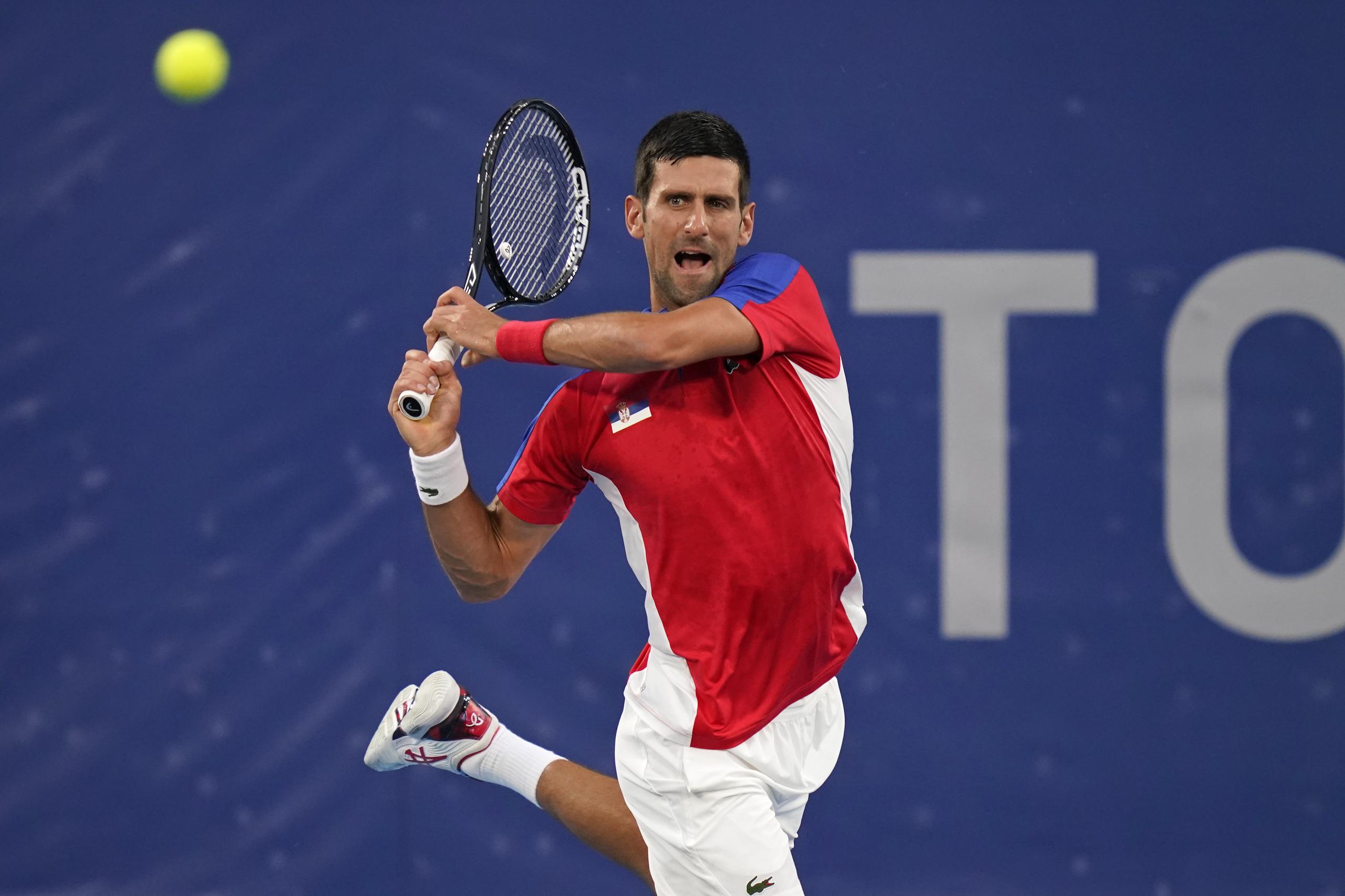 Novak Djokovic está encaminado a defender su corona del Abierto de Australia.