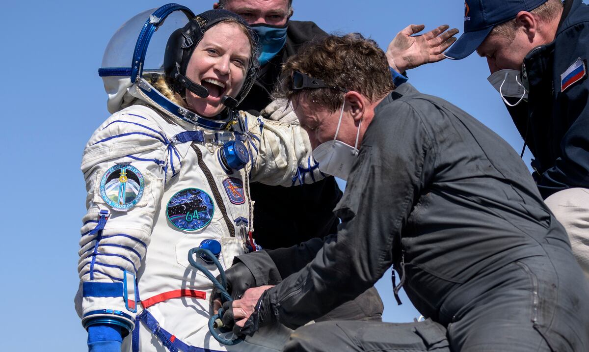 American and Russian astronauts return to Earth from the ISS