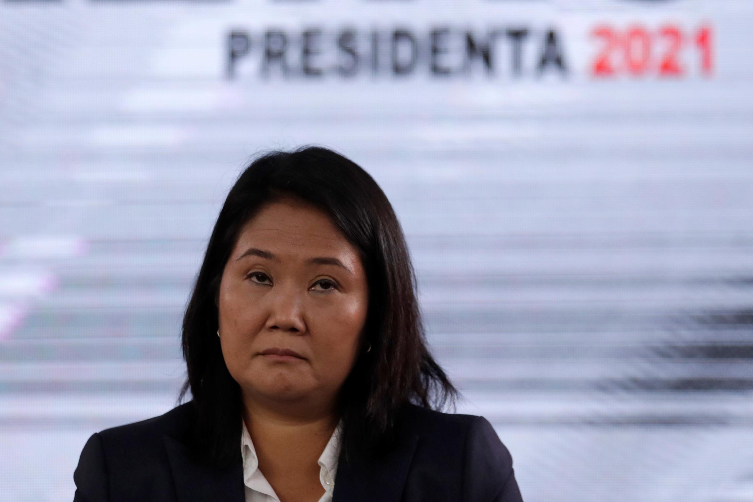 La derechista Fujimori no ha aceptado su derrota luego que, tras el conteo de todas las actas electorales durante la segunda vuelta presidencial del 6 de junio, el izquierdista Pedro Castillo terminó primero con 50.125% y 44,058 votos de ventaja.