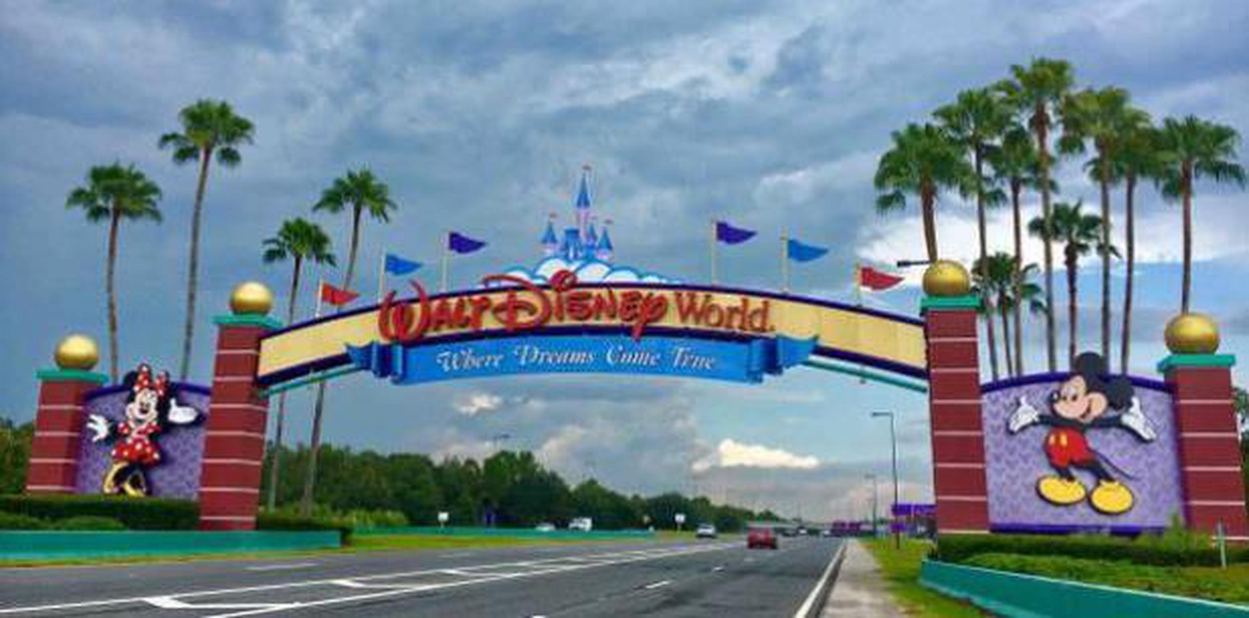 Entrada hacia Walt Disney World Resort, en Florida. (Shutterstock)