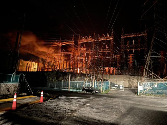 Un fuego se reportó en una subestación de la planta Costa Sur, lo que provocó un apagón en toda la Isla.