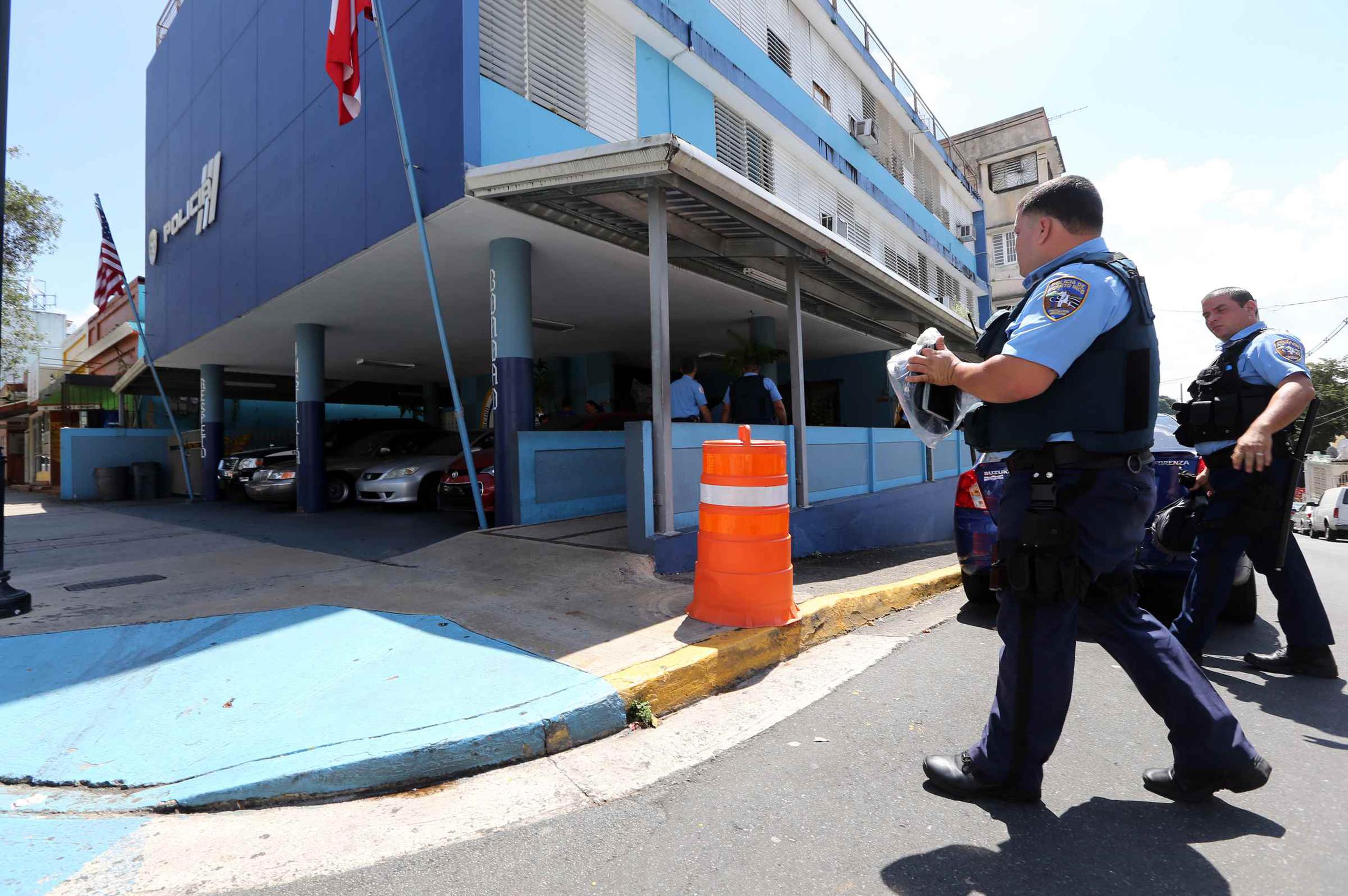 El suceso ocurrió a eso de la 1:00 p.m. en el estacionamiento del cuartel estatal en el casco de Río Piedras.
