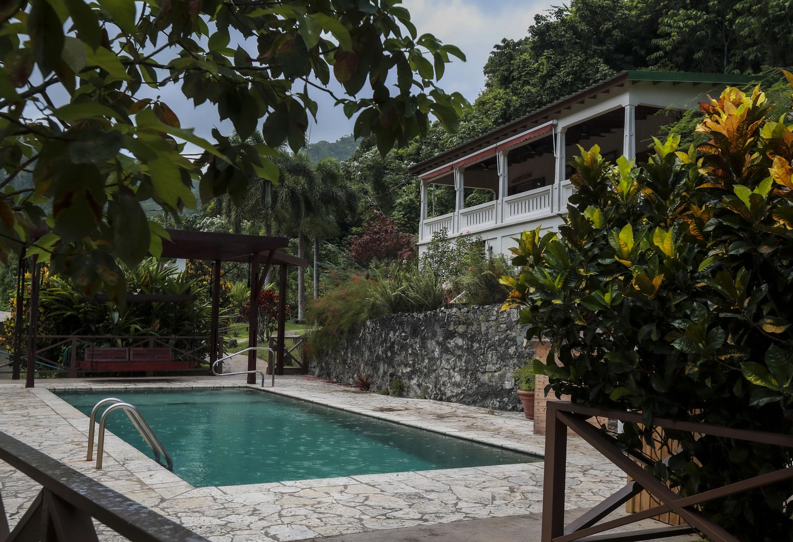 La hospedería ubicada en el barrio Caonillas Abajo de Utuado ofrece un ambiente perfecto para la relajación.