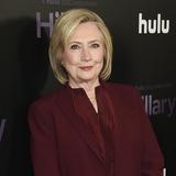 Hillary Clinton envía mensaje de apoyo a la directora y la protagonista de ‘Barbie’