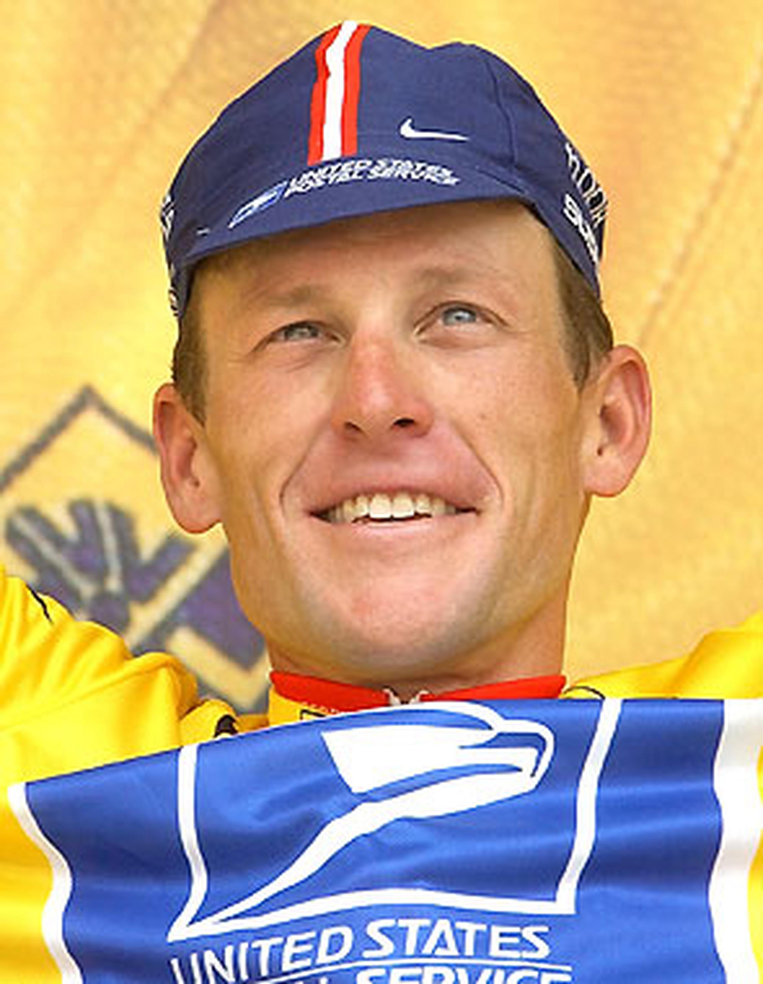 Armstrong perdió todos los títulos del Tour y fue suspendido de por vida. (AP / Peter Dejong)
